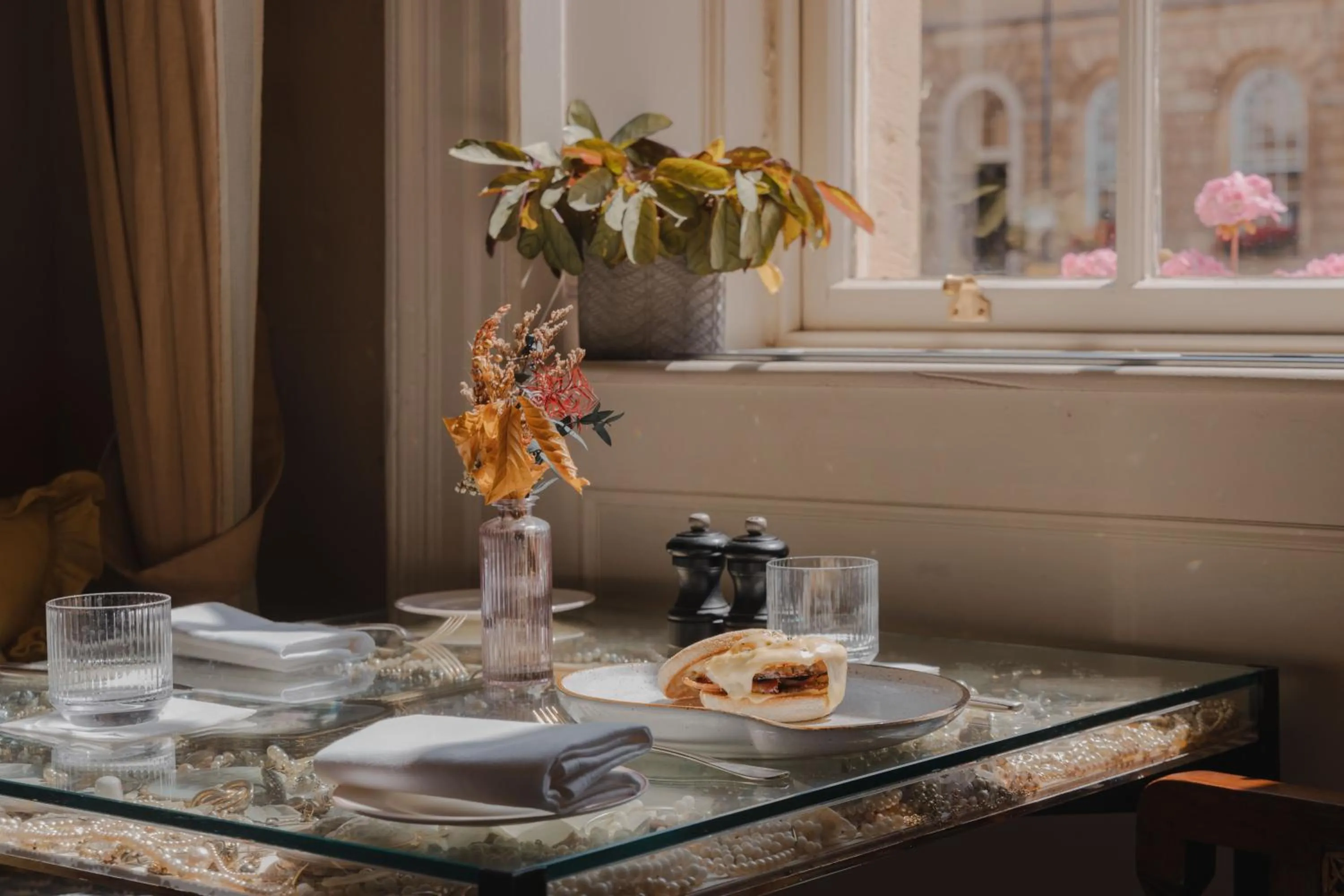 Food and drinks in No 15 by GuestHouse, Bath