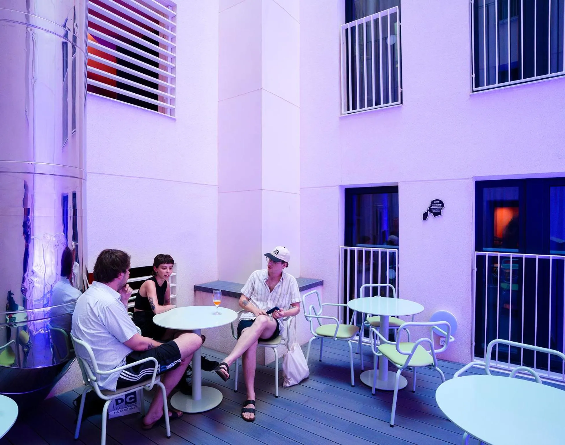 People in AMISTAT City Hostel Barcelona