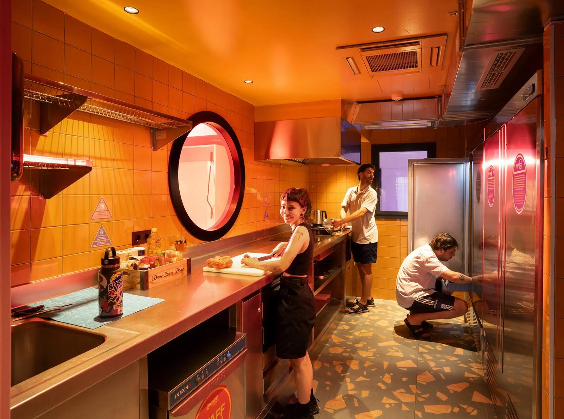 People in AMISTAT City Hostel Barcelona