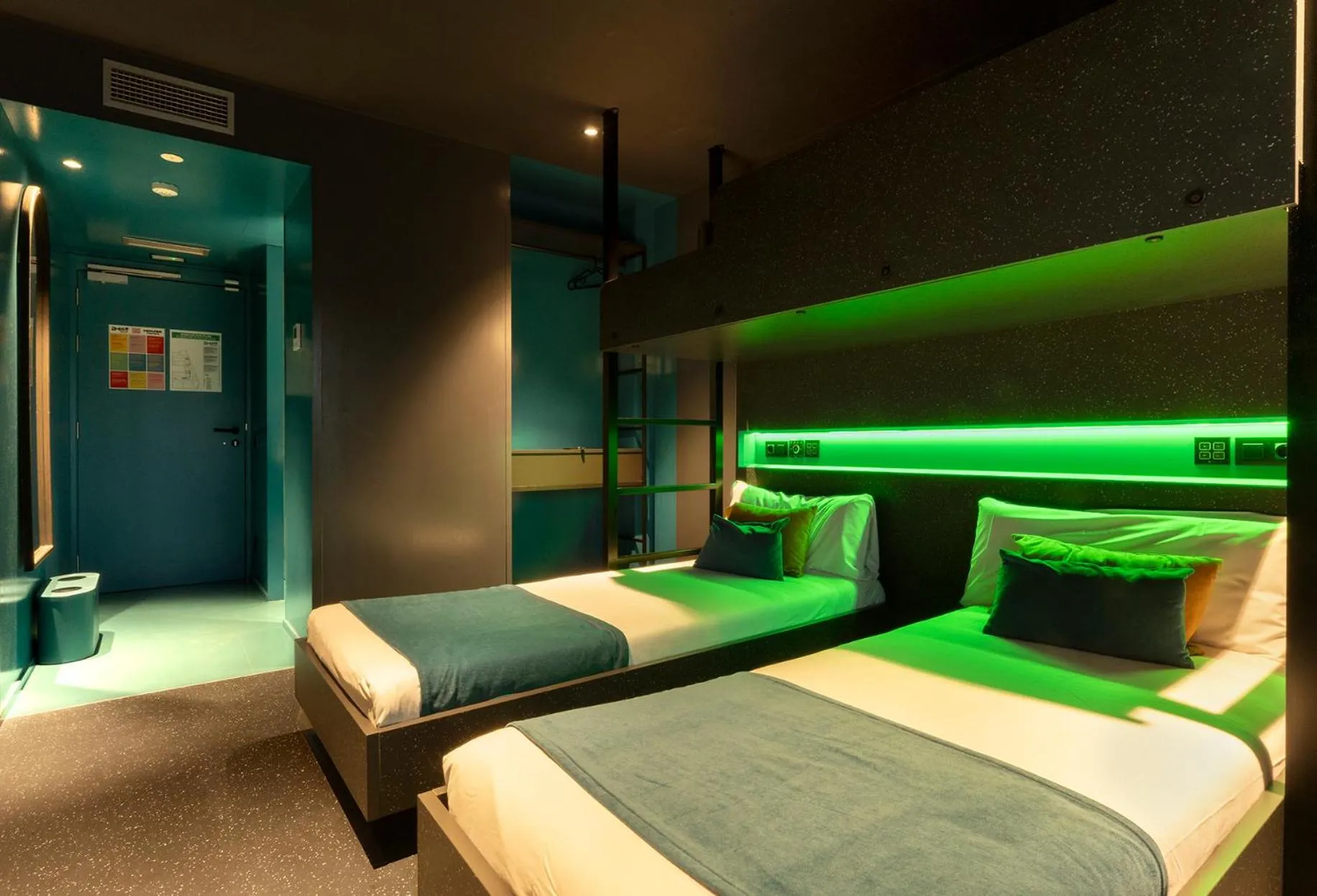 Bed in AMISTAT City Hostel Barcelona