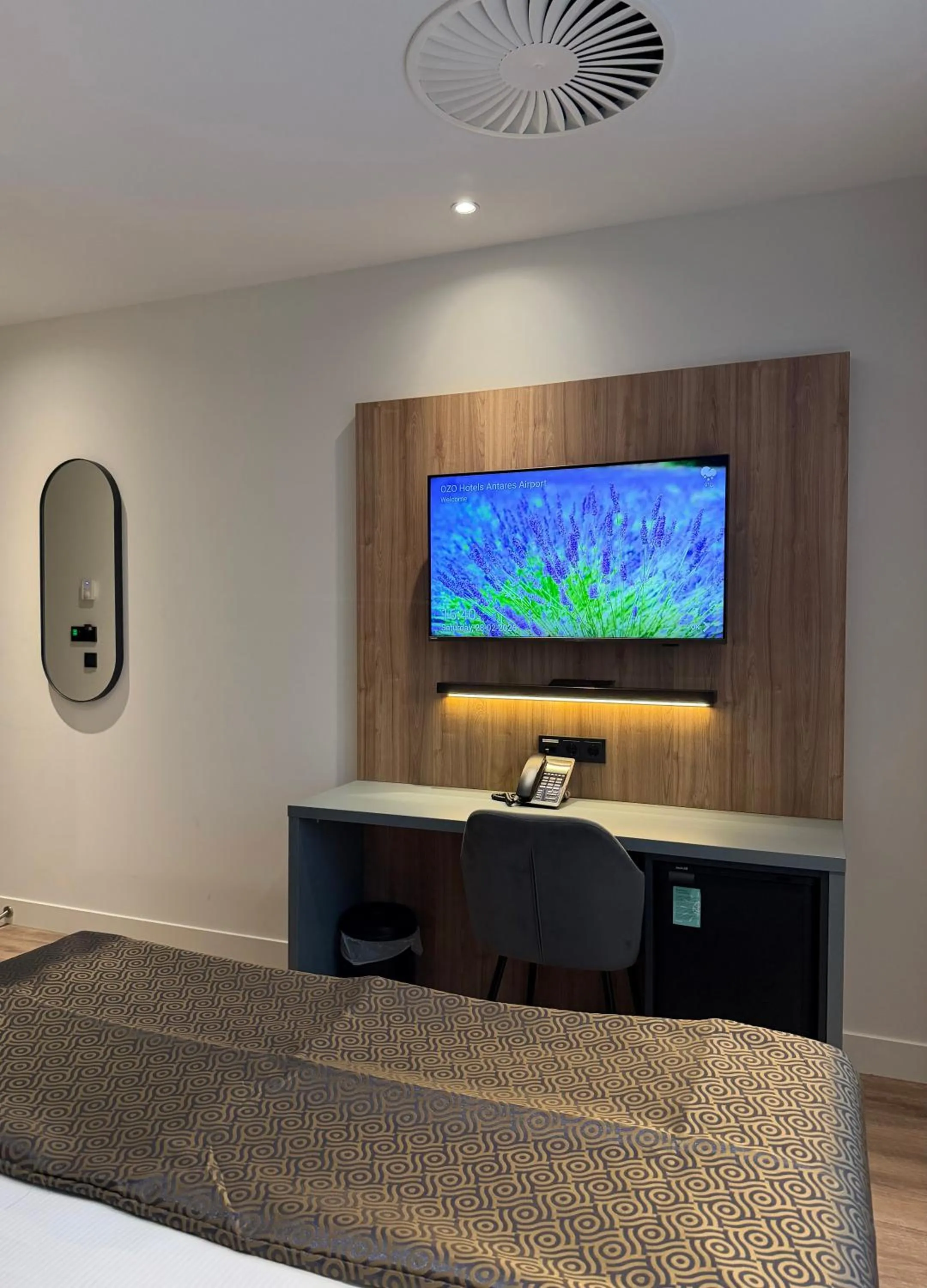TV and multimedia, Bed in OZO Hotels Antares Amsterdam Schiphol Airport