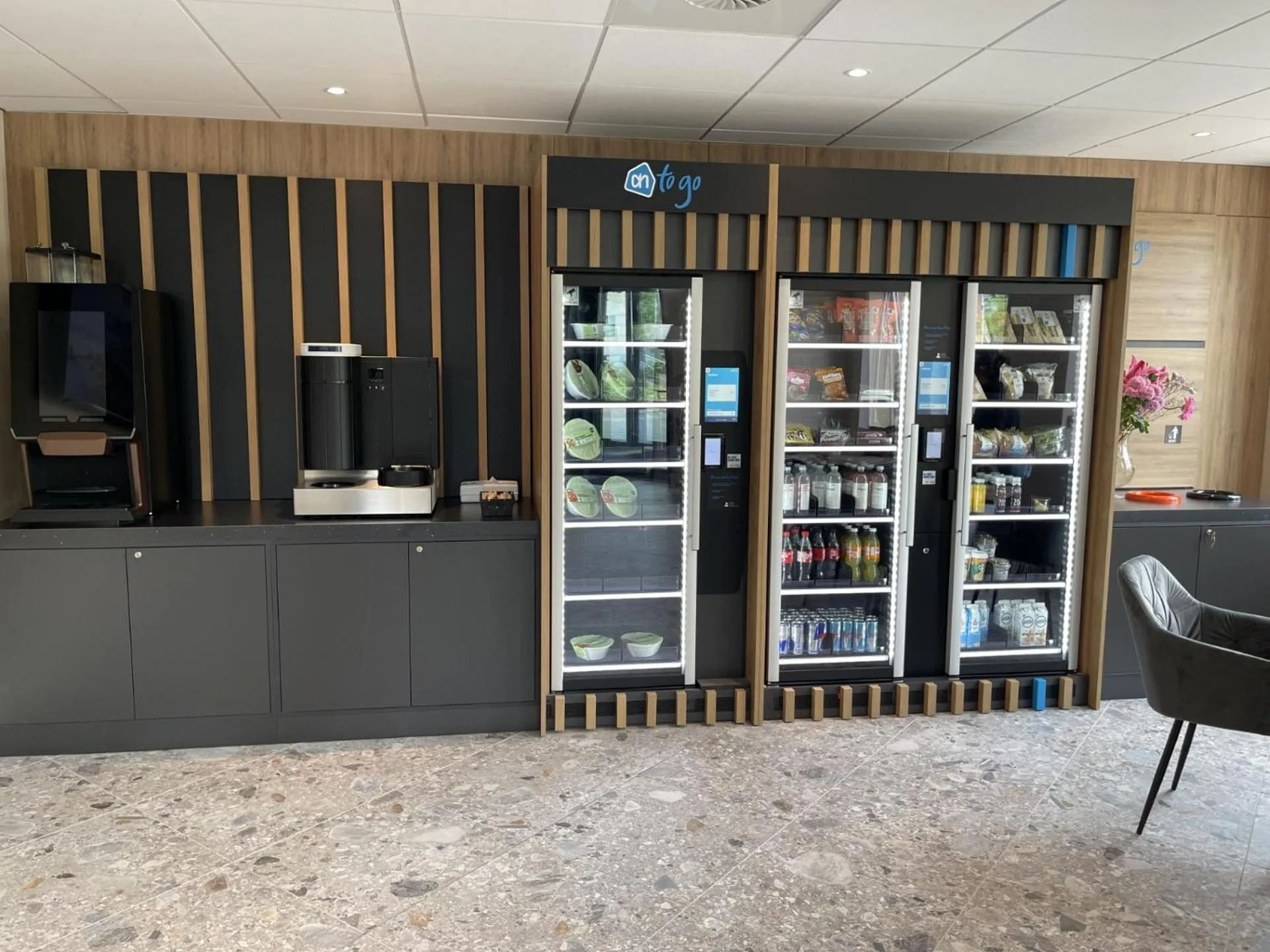 Supermarket/grocery shop in OZO Hotels Antares Airport