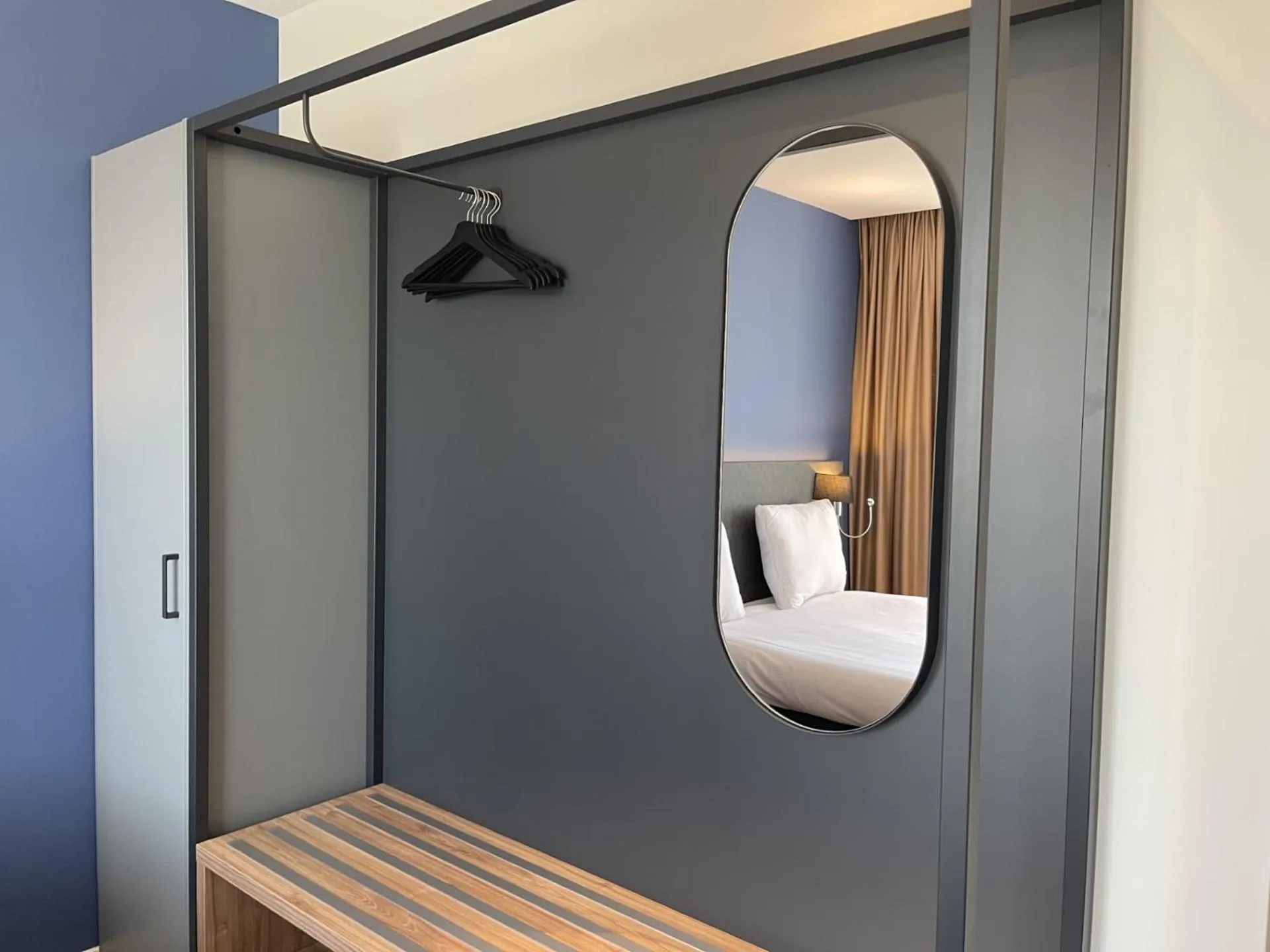 wardrobe in OZO Hotels Antares Airport