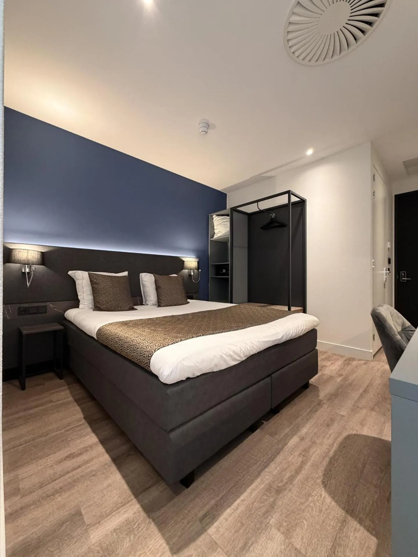 Bed in OZO Hotels Antares Amsterdam Schiphol Airport