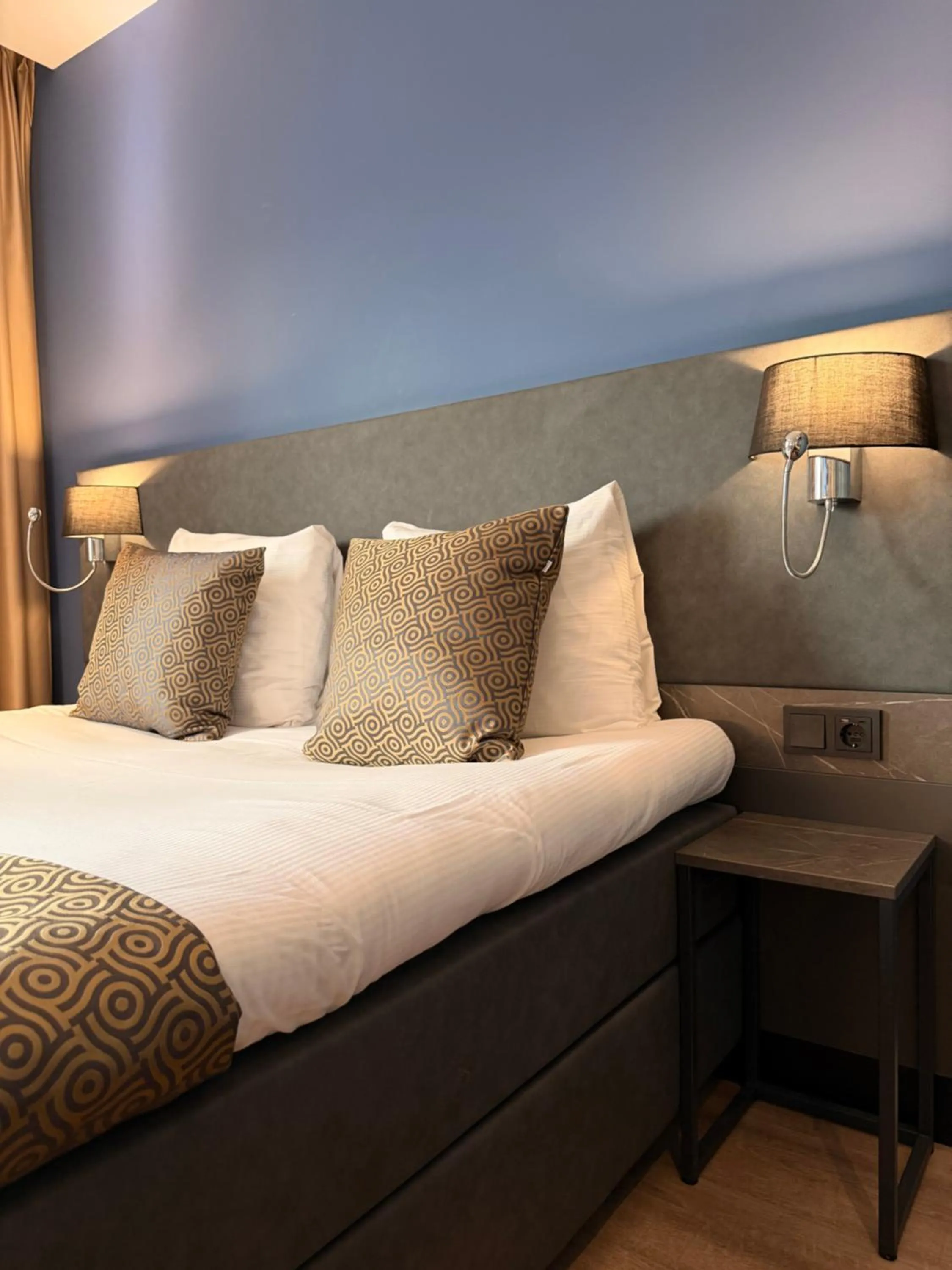 Bed in OZO Hotels Antares Amsterdam Schiphol Airport