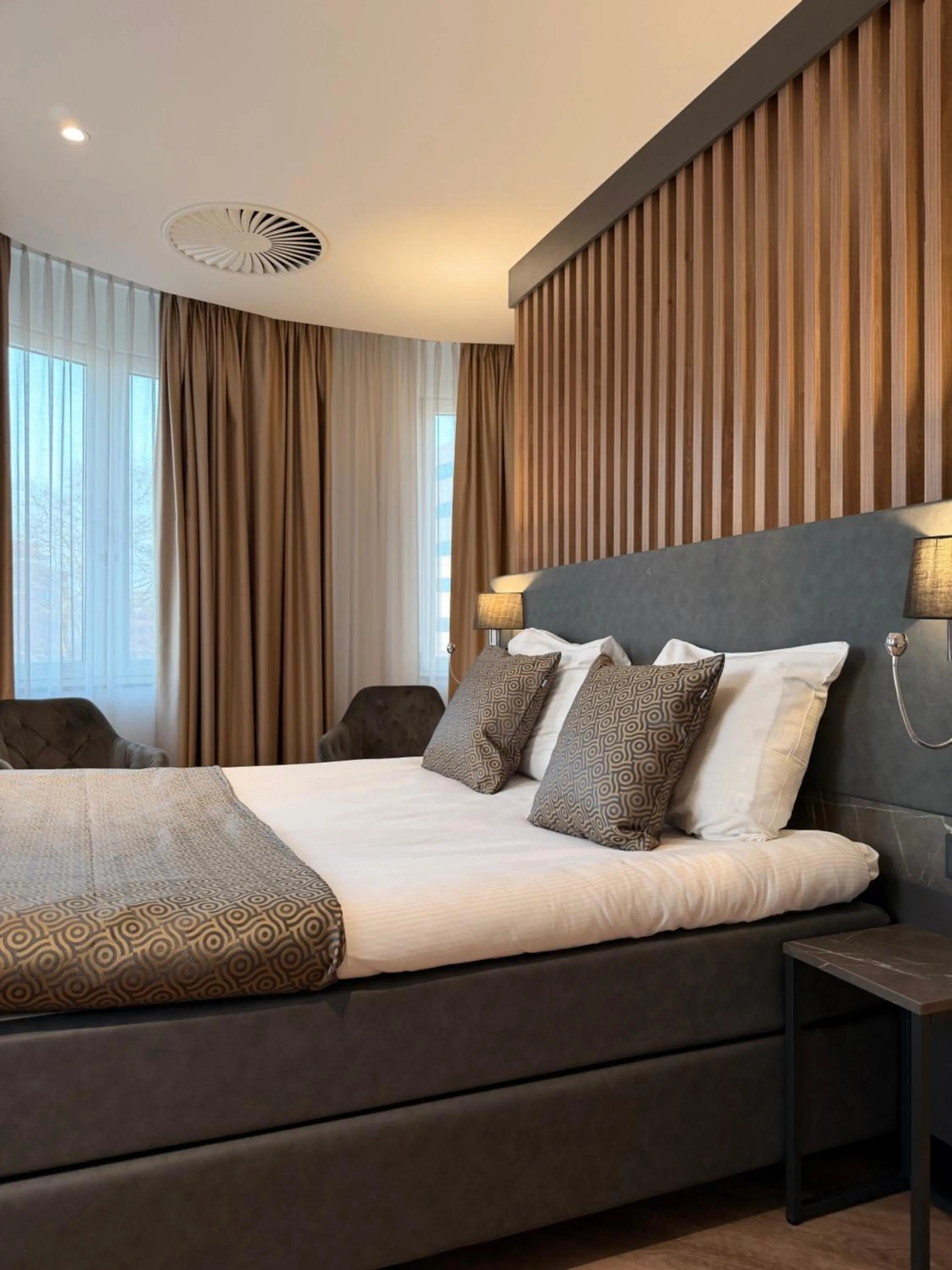Bed in OZO Hotels Antares Amsterdam Schiphol Airport