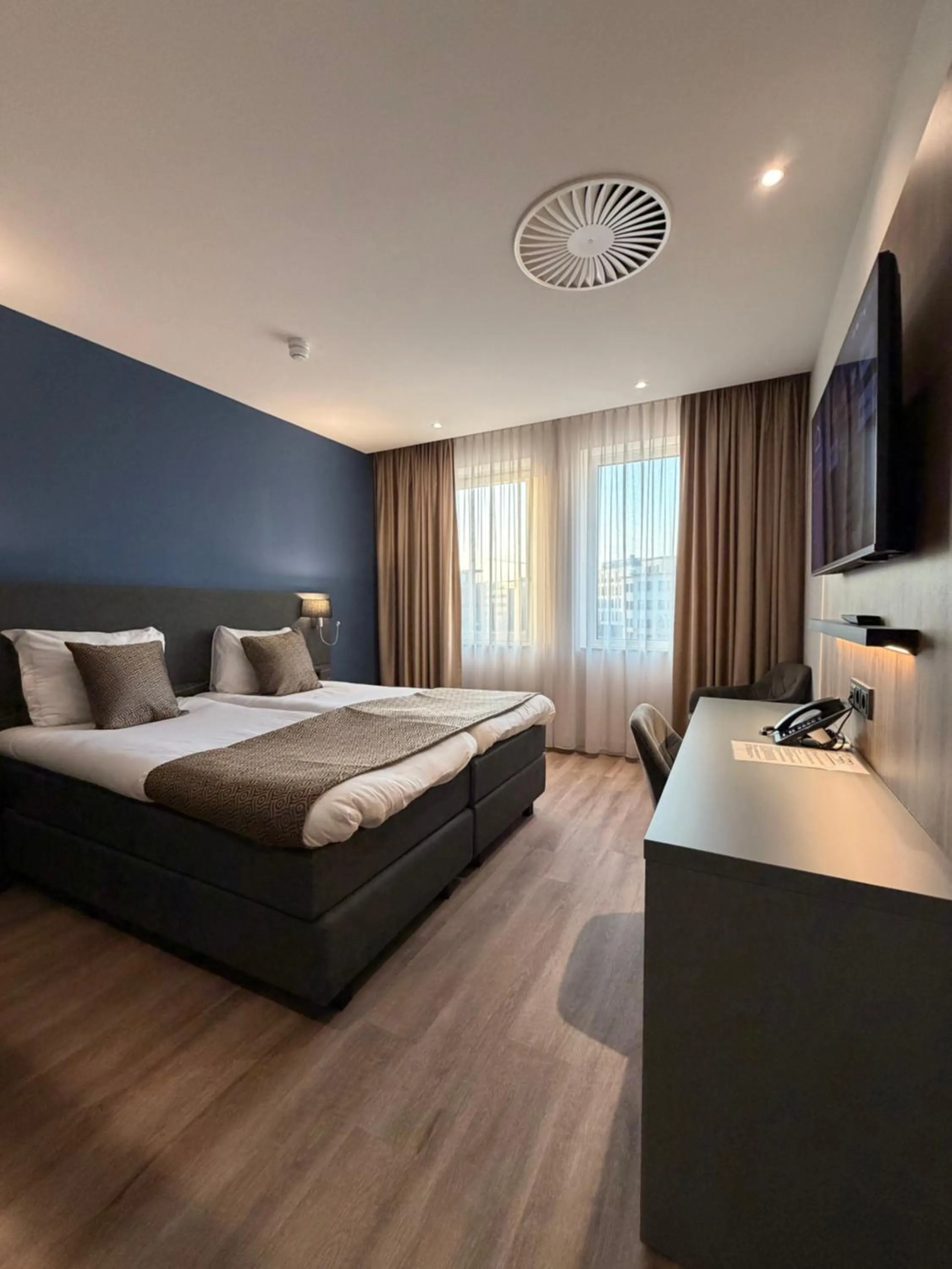 Bed in OZO Hotels Antares Amsterdam Schiphol Airport