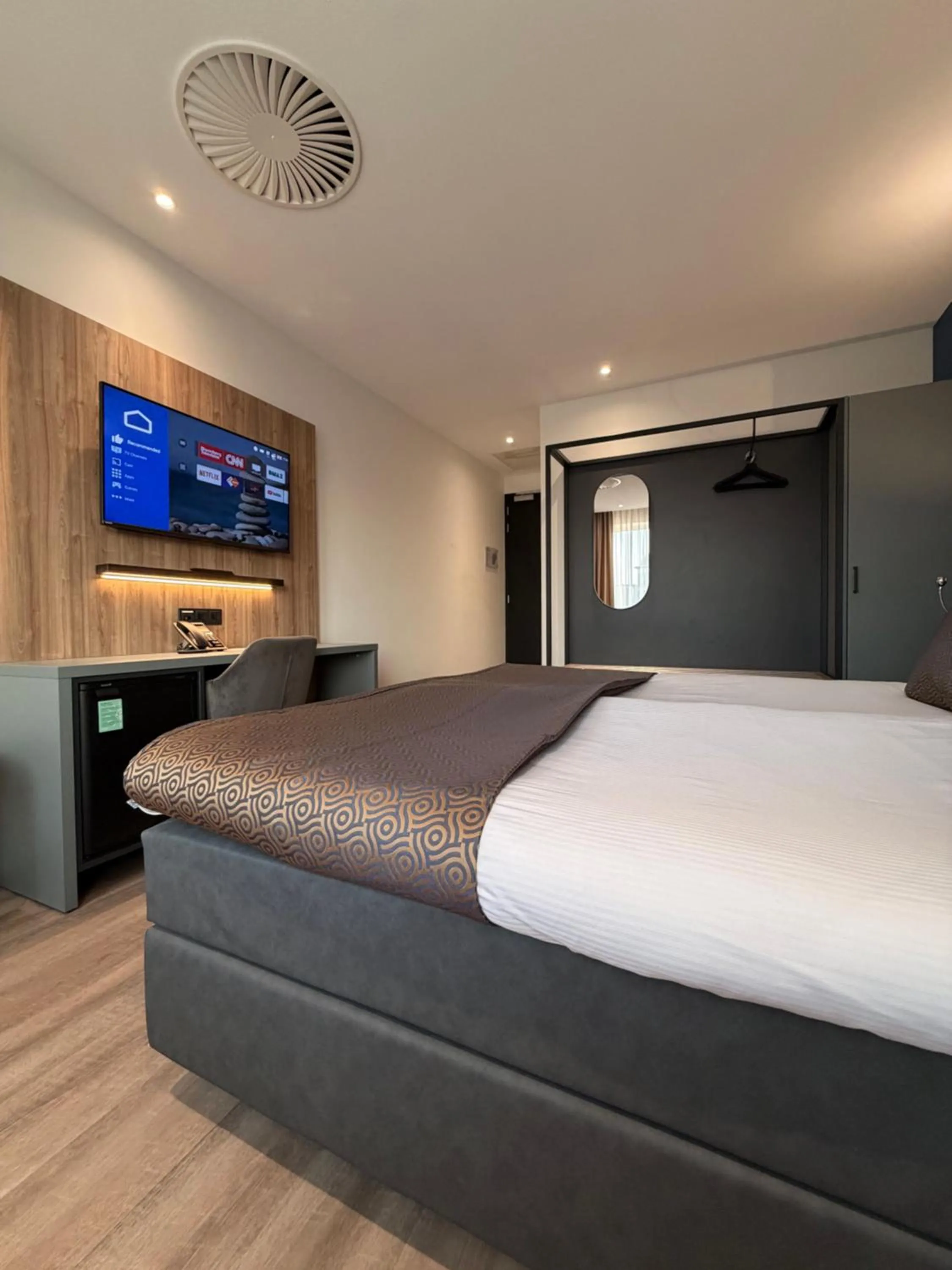 Bed in OZO Hotels Antares Amsterdam Schiphol Airport