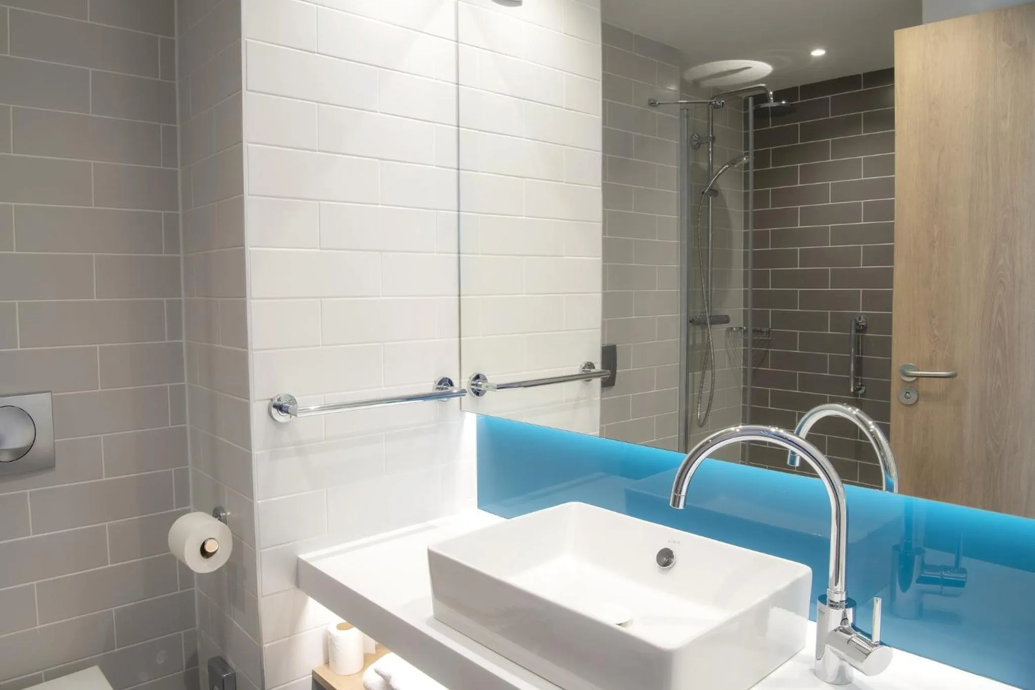 Bathroom in Holiday Inn Express Caen Epron by IHG