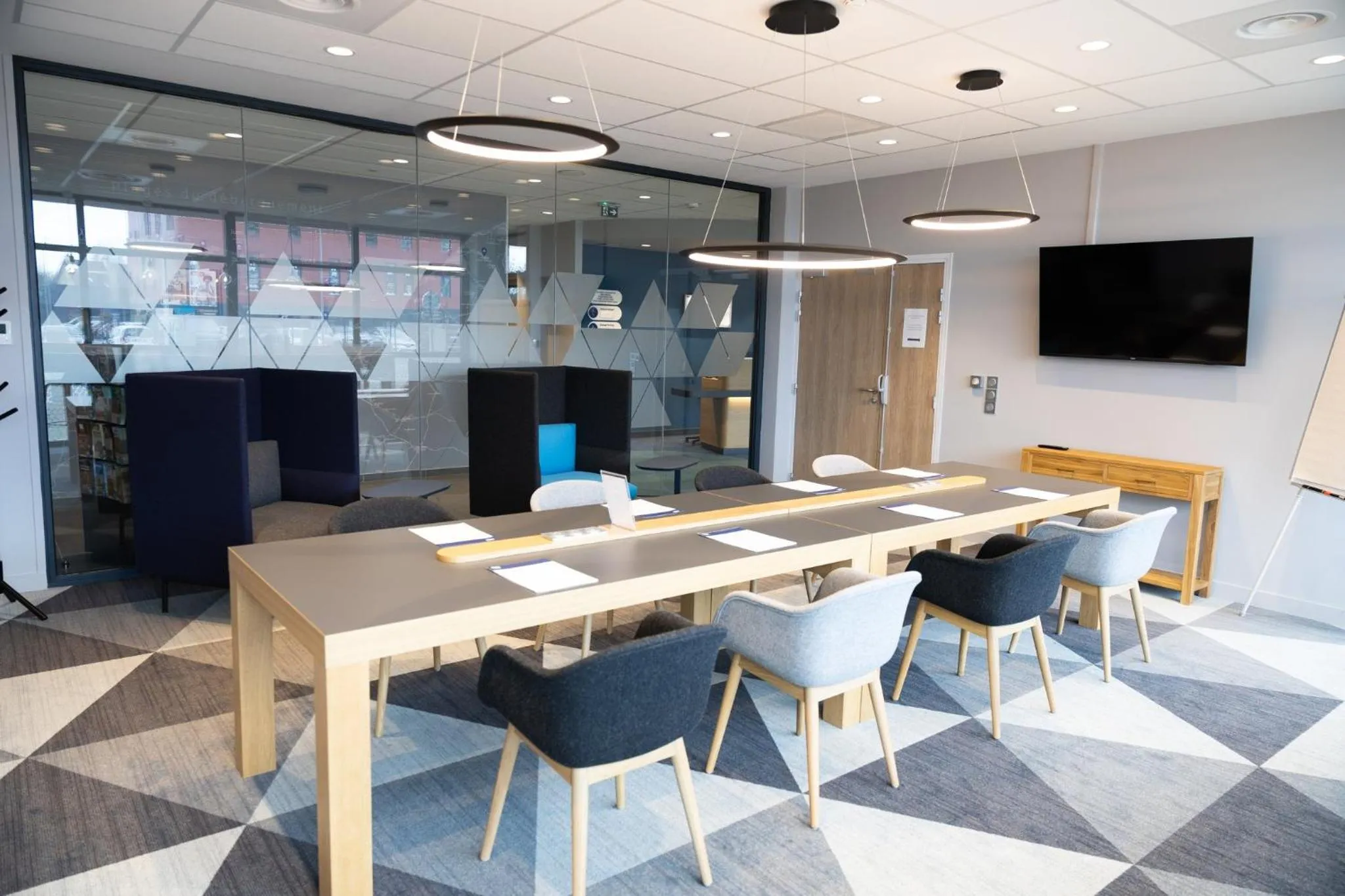 Meeting/conference room in Holiday Inn Express Caen Epron by IHG