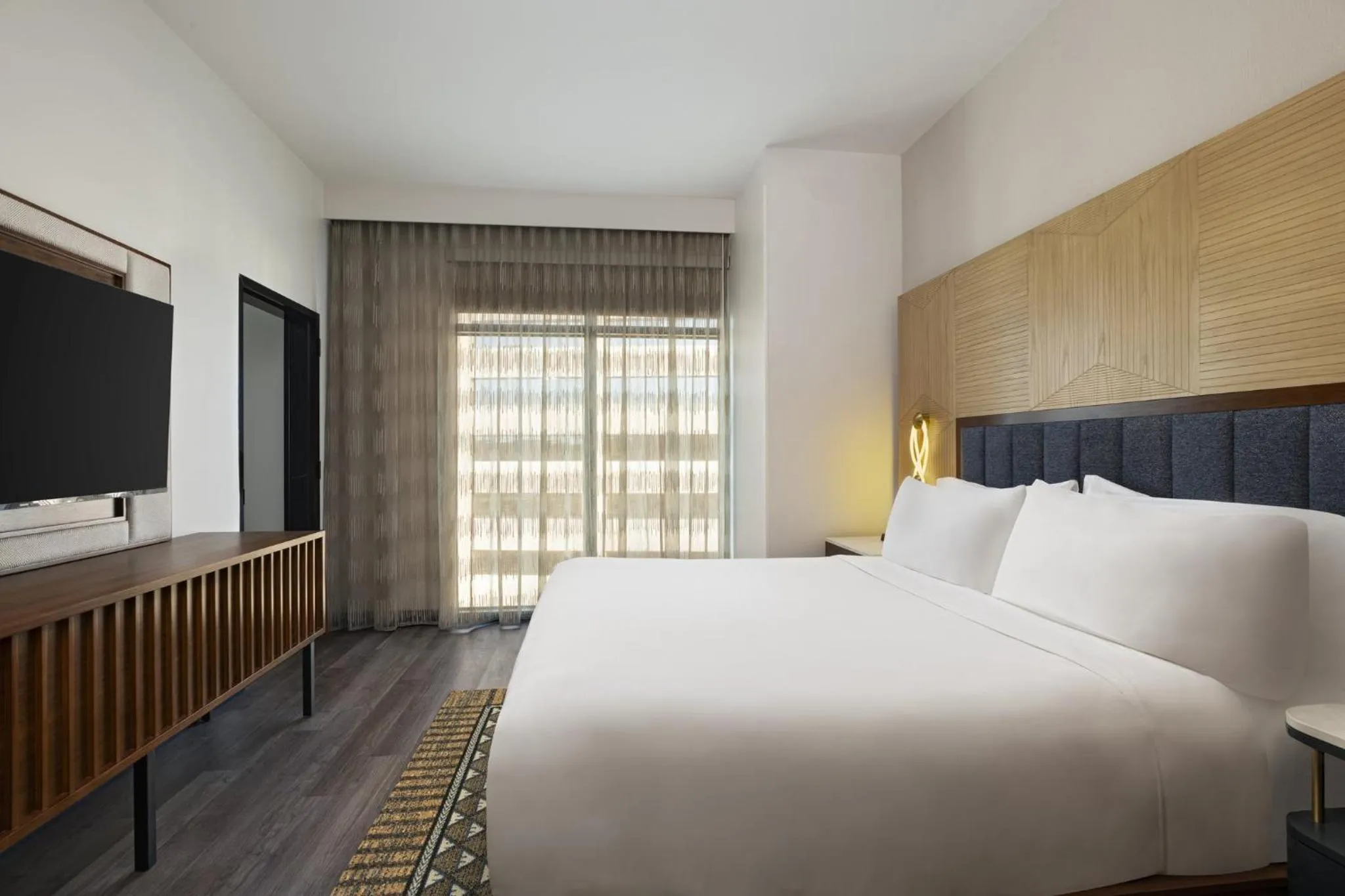 Photo of the whole room, Bed in Hotel Indigo Irving - Las Colinas by IHG