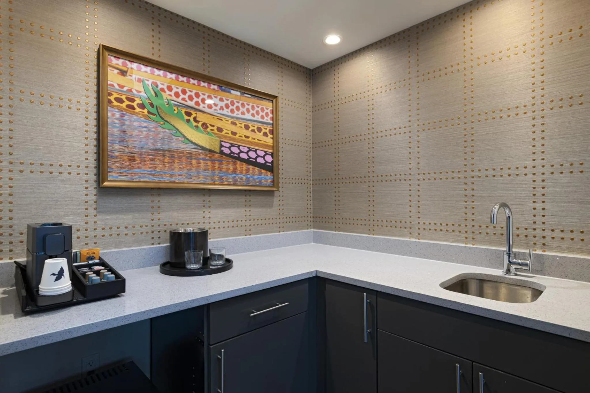 Photo of the whole room in Hotel Indigo Irving - Las Colinas by IHG