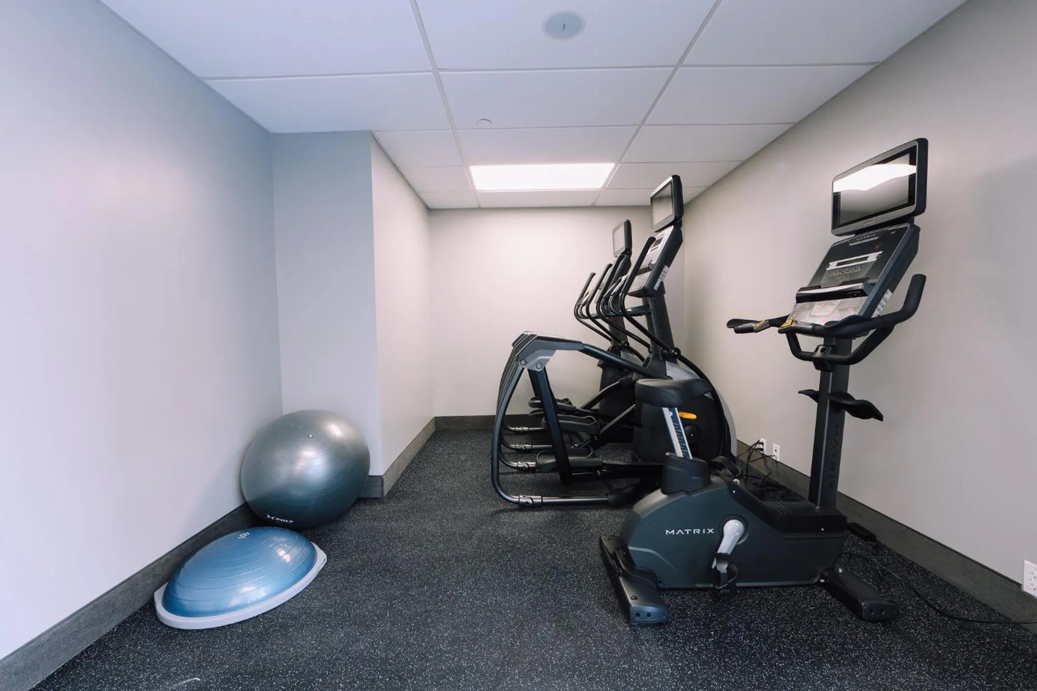 Spa and wellness centre/facilities in Holiday Inn Express Long Island City E - New York by IHG