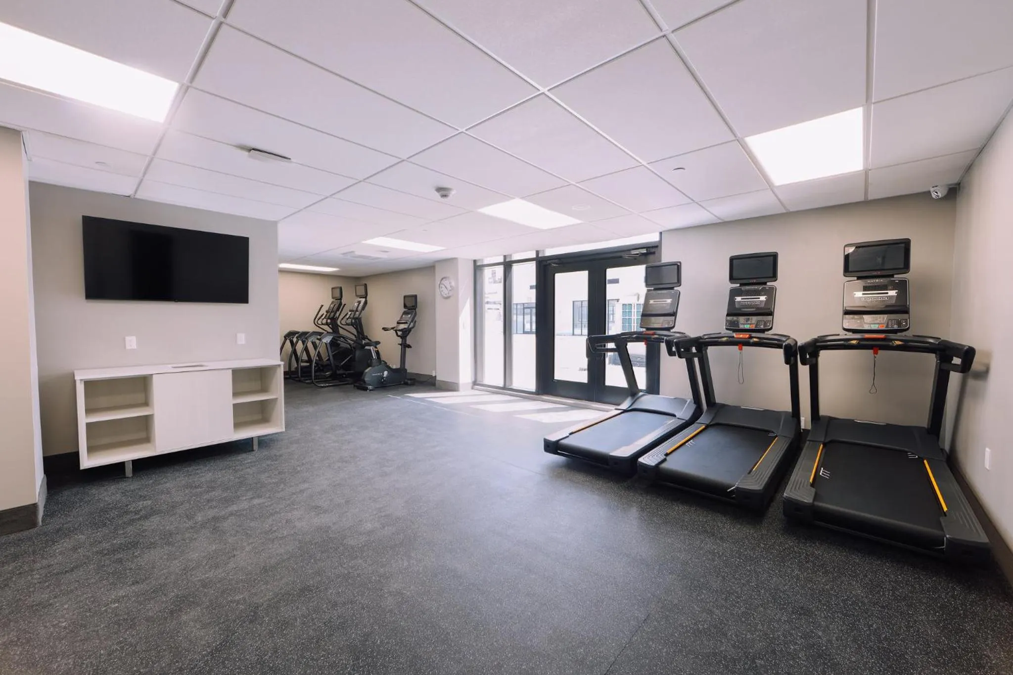 Spa and wellness centre/facilities in Holiday Inn Express Long Island City E - New York by IHG