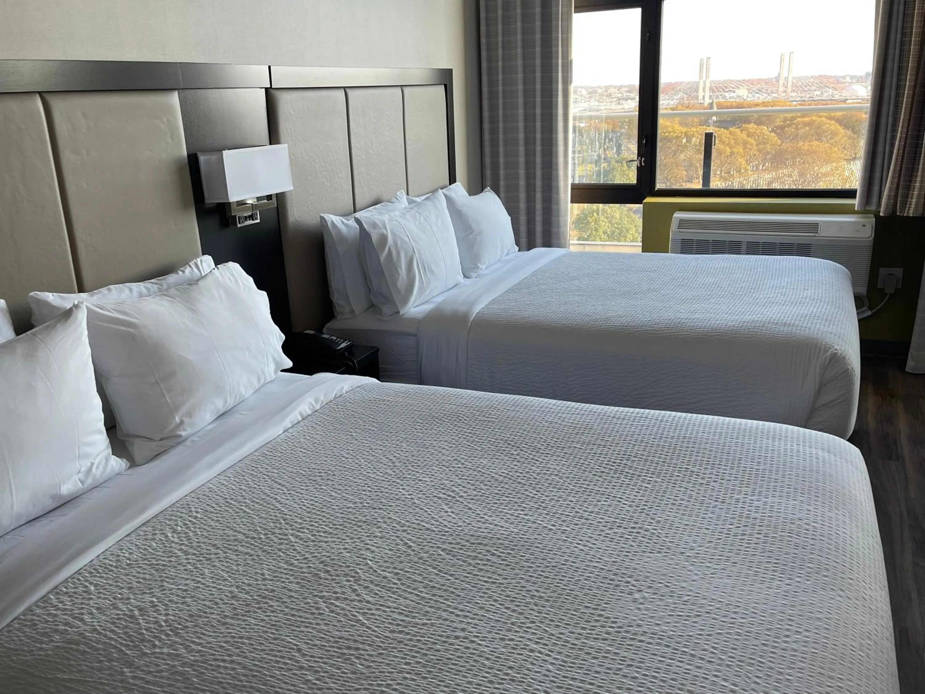 Bedroom, Bed in Holiday Inn Express Long Island City E - New York by IHG