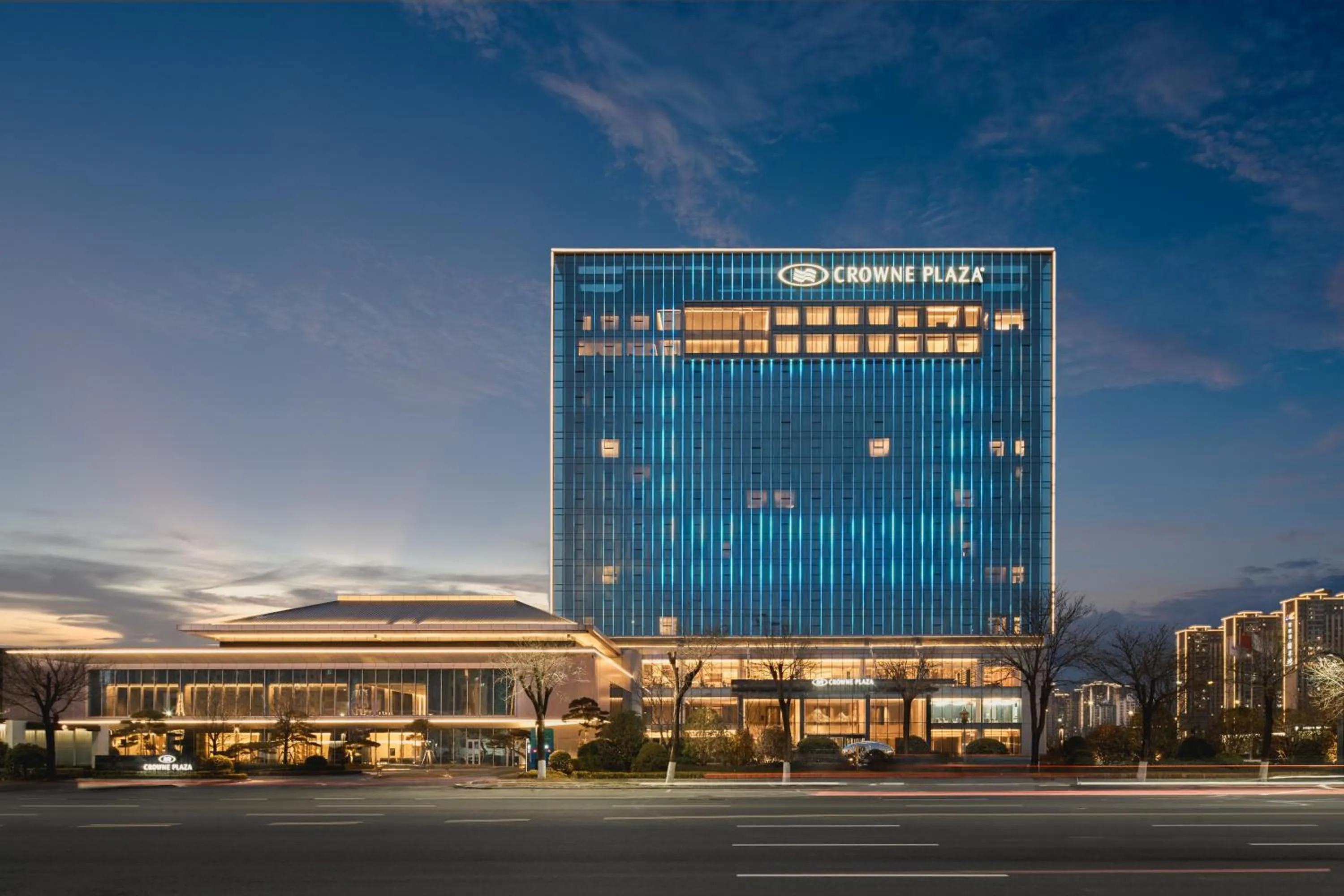 Night in Crowne Plaza Shangluo, an IHG Hotel