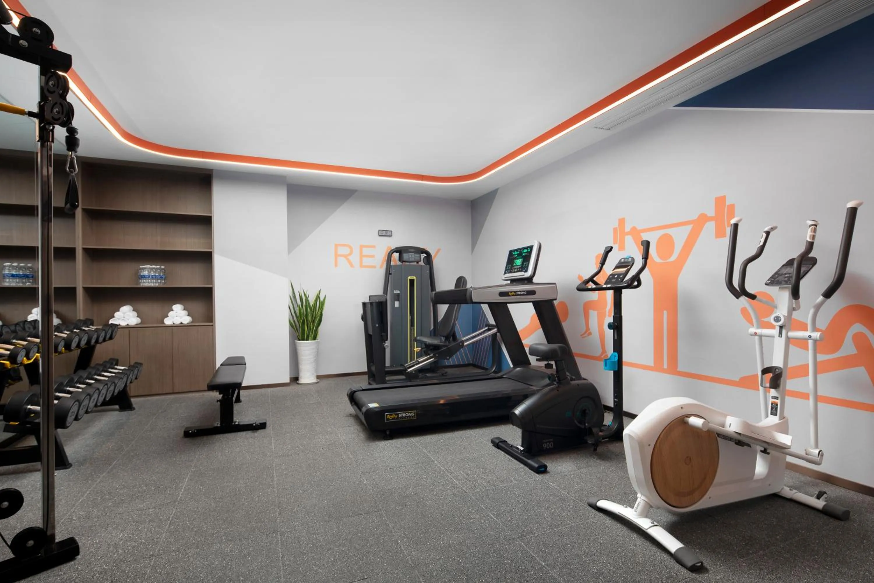 Fitness centre/facilities in Holiday Inn Express Shanghai Gumei by IHG