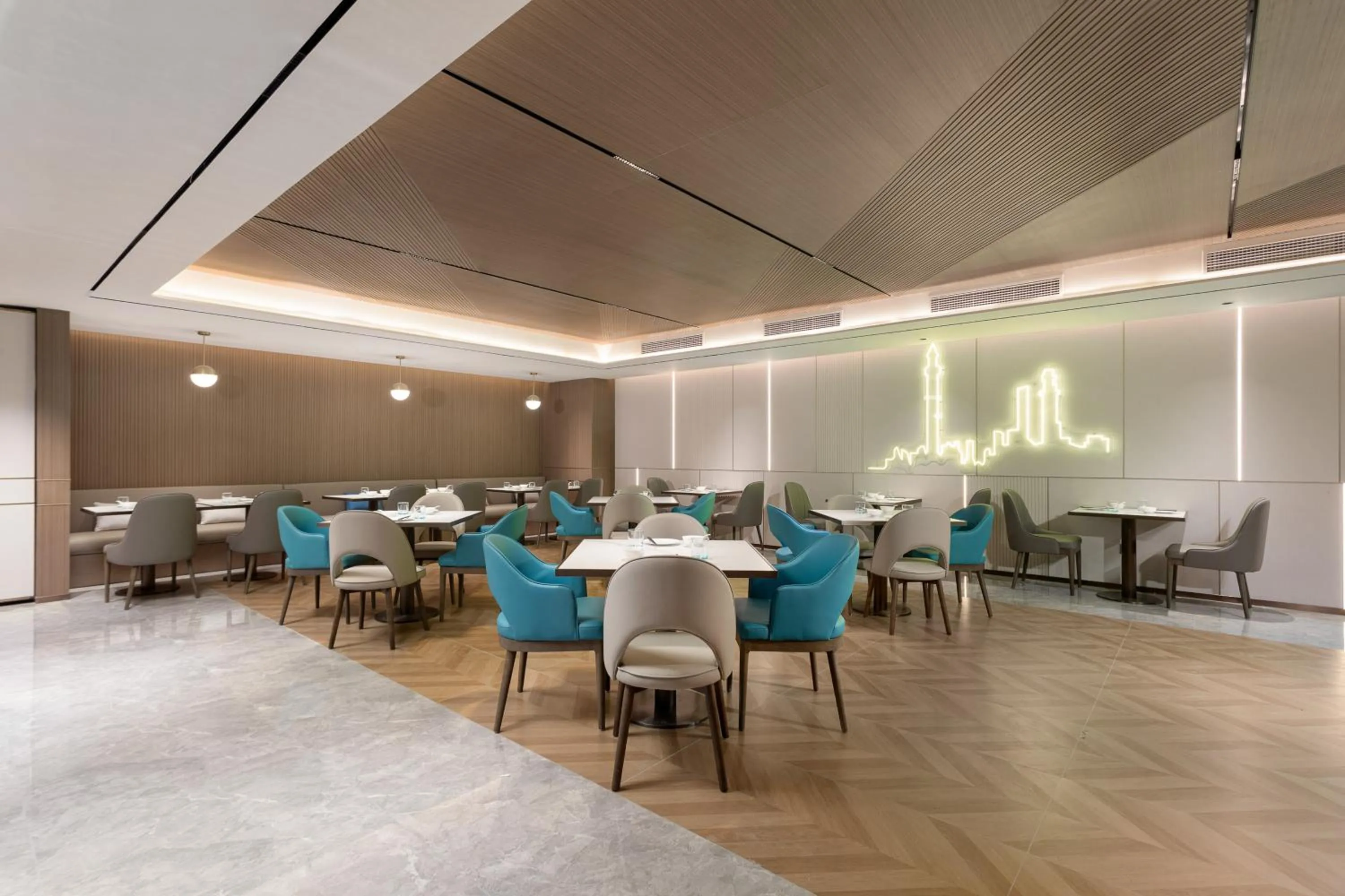 Restaurant/places to eat in Holiday Inn Express Shanghai Gumei by IHG