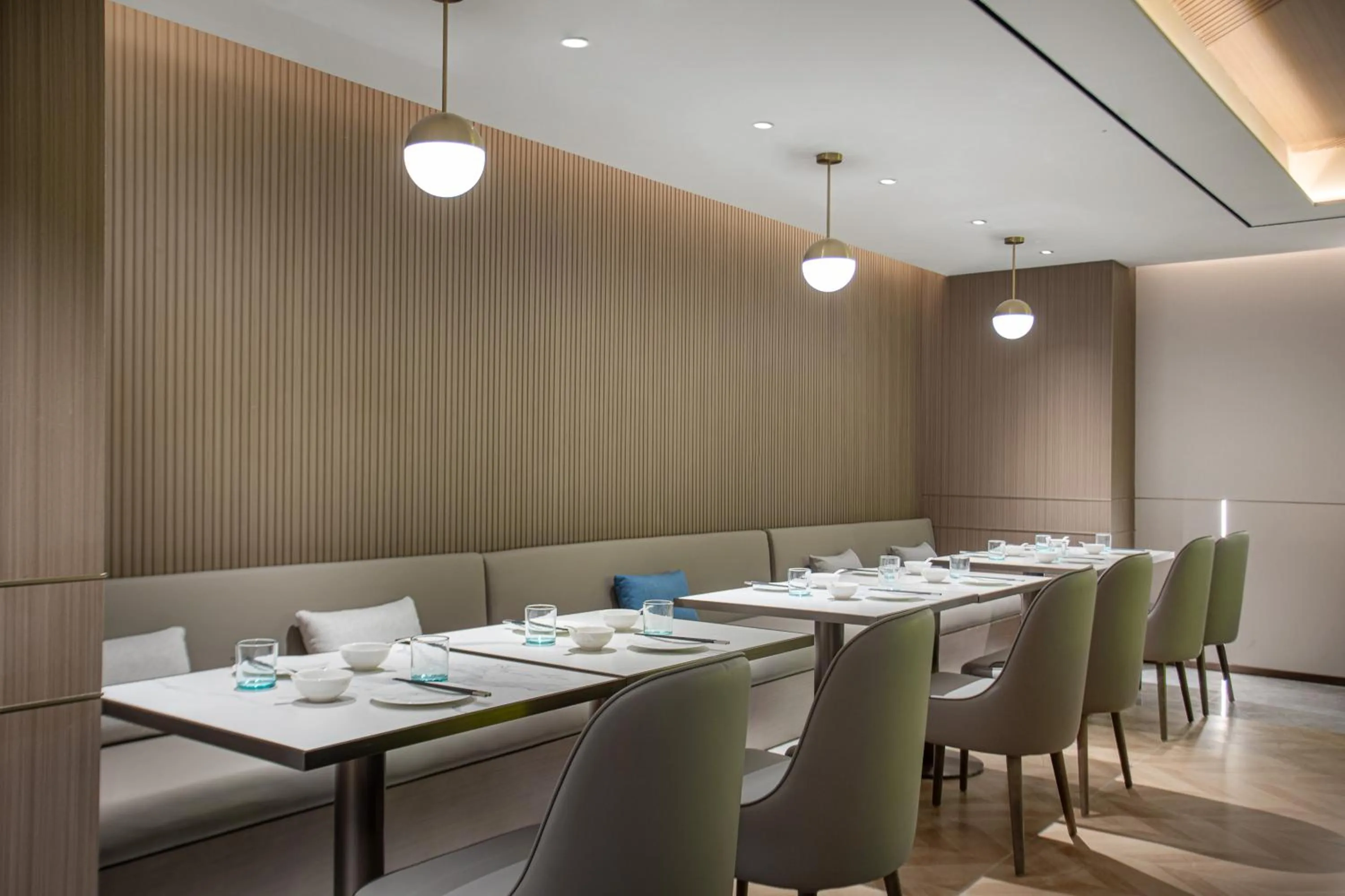 Restaurant/places to eat in Holiday Inn Express Shanghai Gumei by IHG