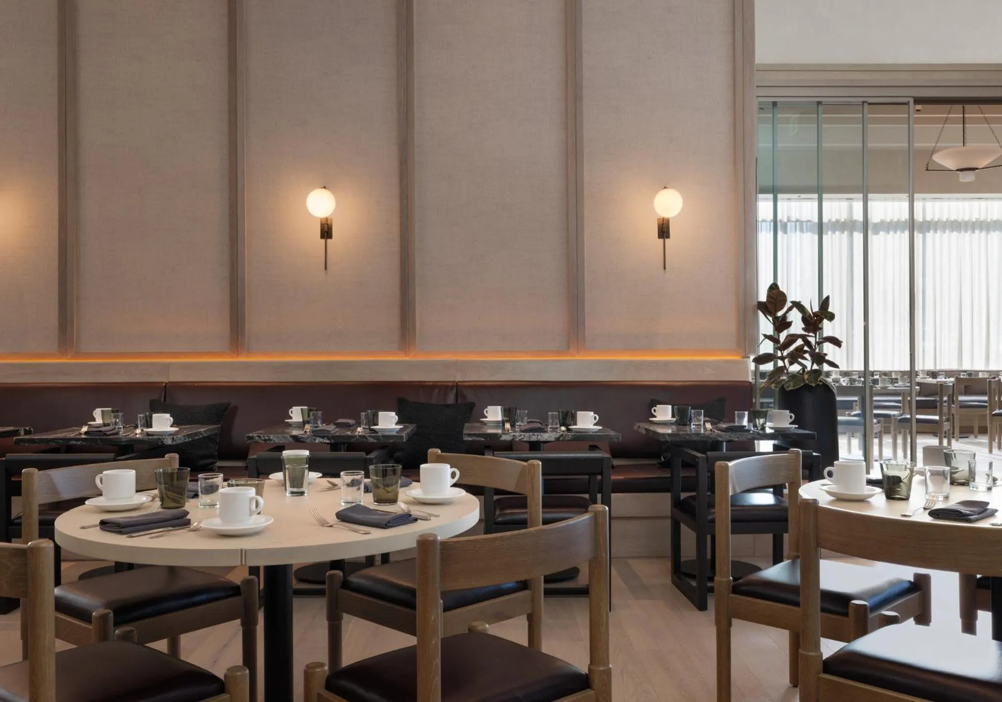 Restaurant/places to eat in Kimpton Claret Hotel by IHG