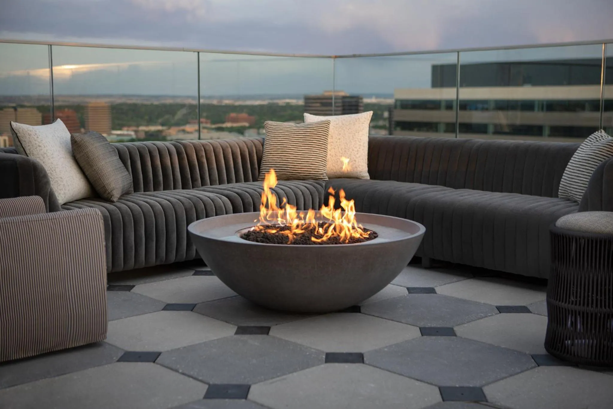 Lounge or bar in Kimpton Claret Hotel by IHG