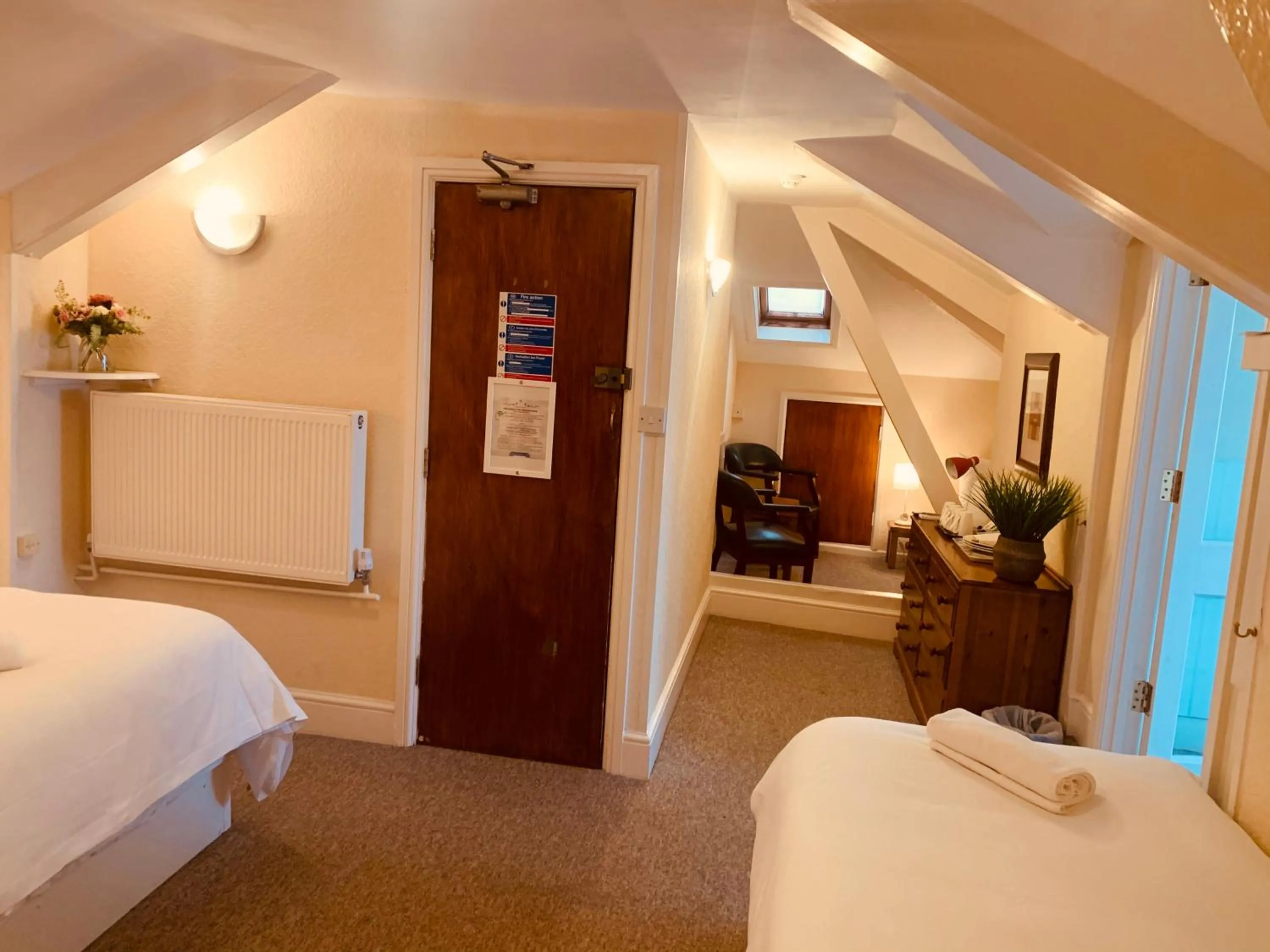 Bedroom, Bed in Preston Hotel