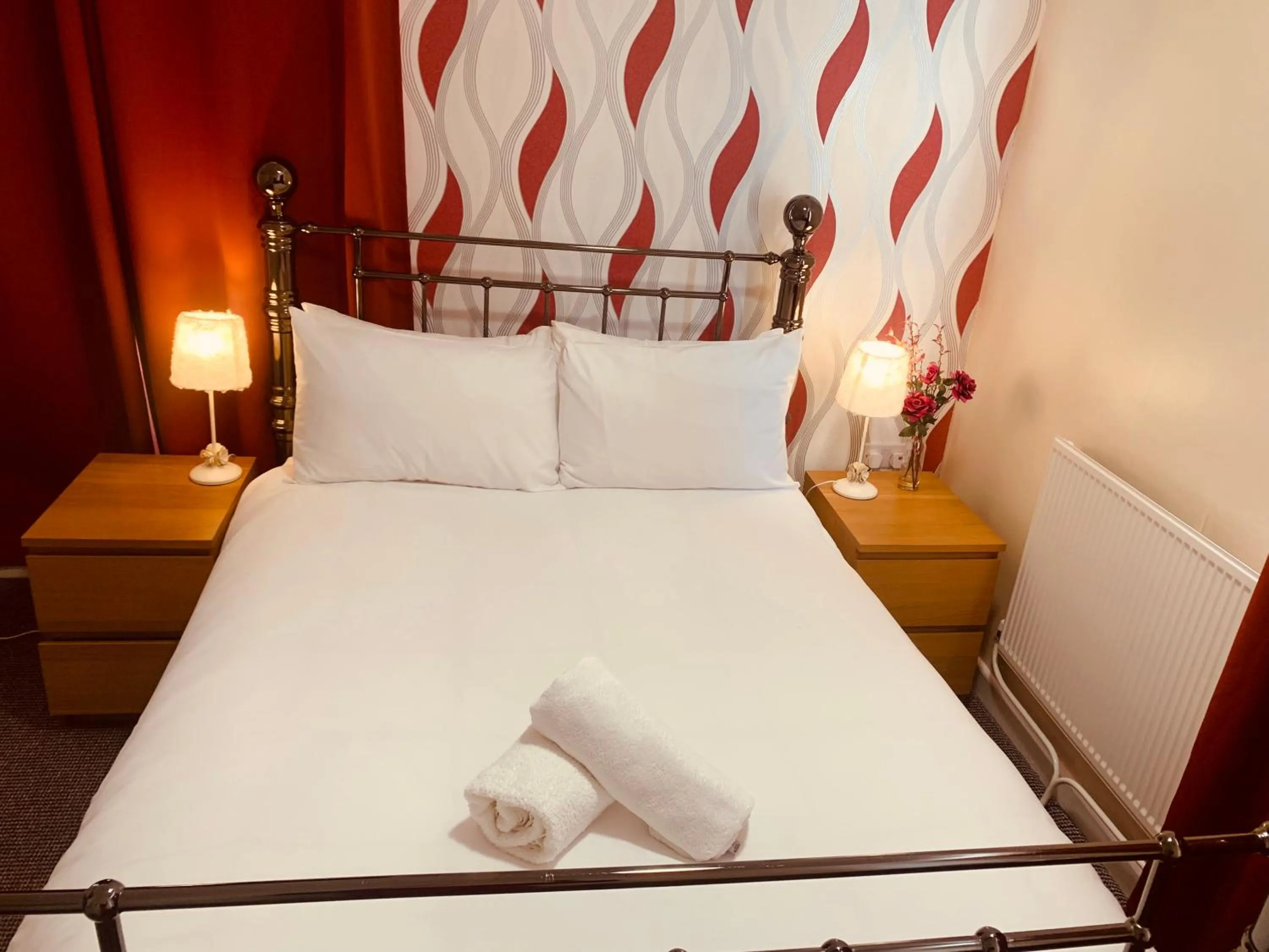 Bedroom, Bed in Preston Hotel