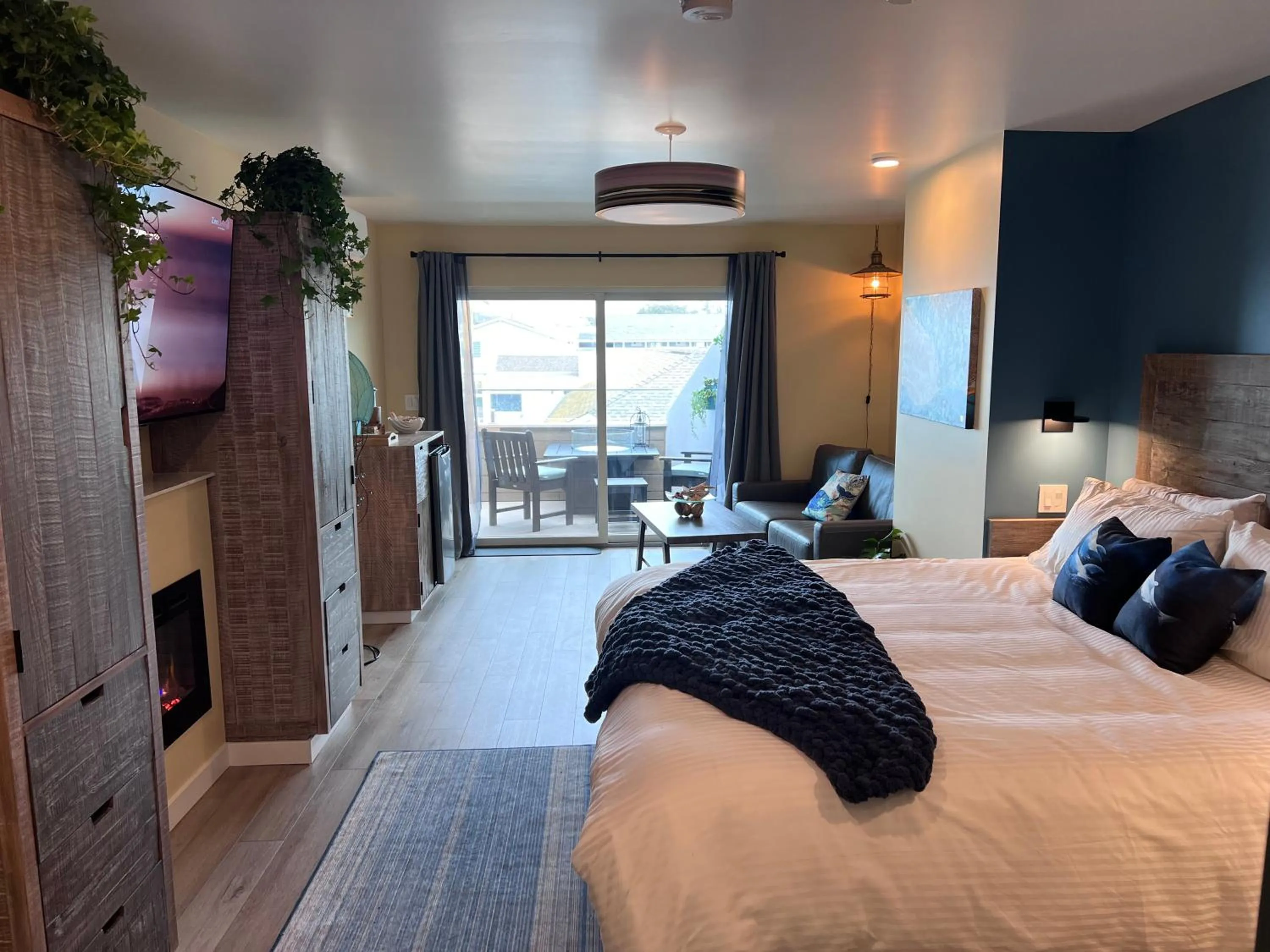 Bedroom, Bed in HarborWalk Inn