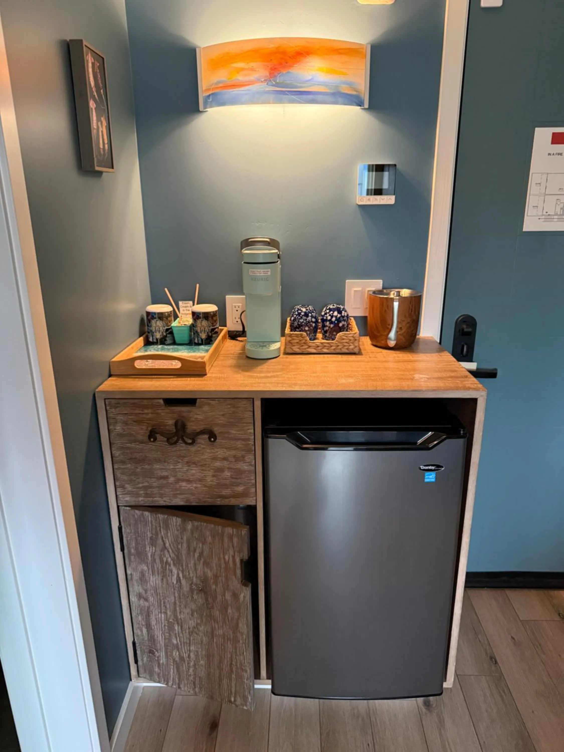 Coffee/tea facilities in HarborWalk Inn