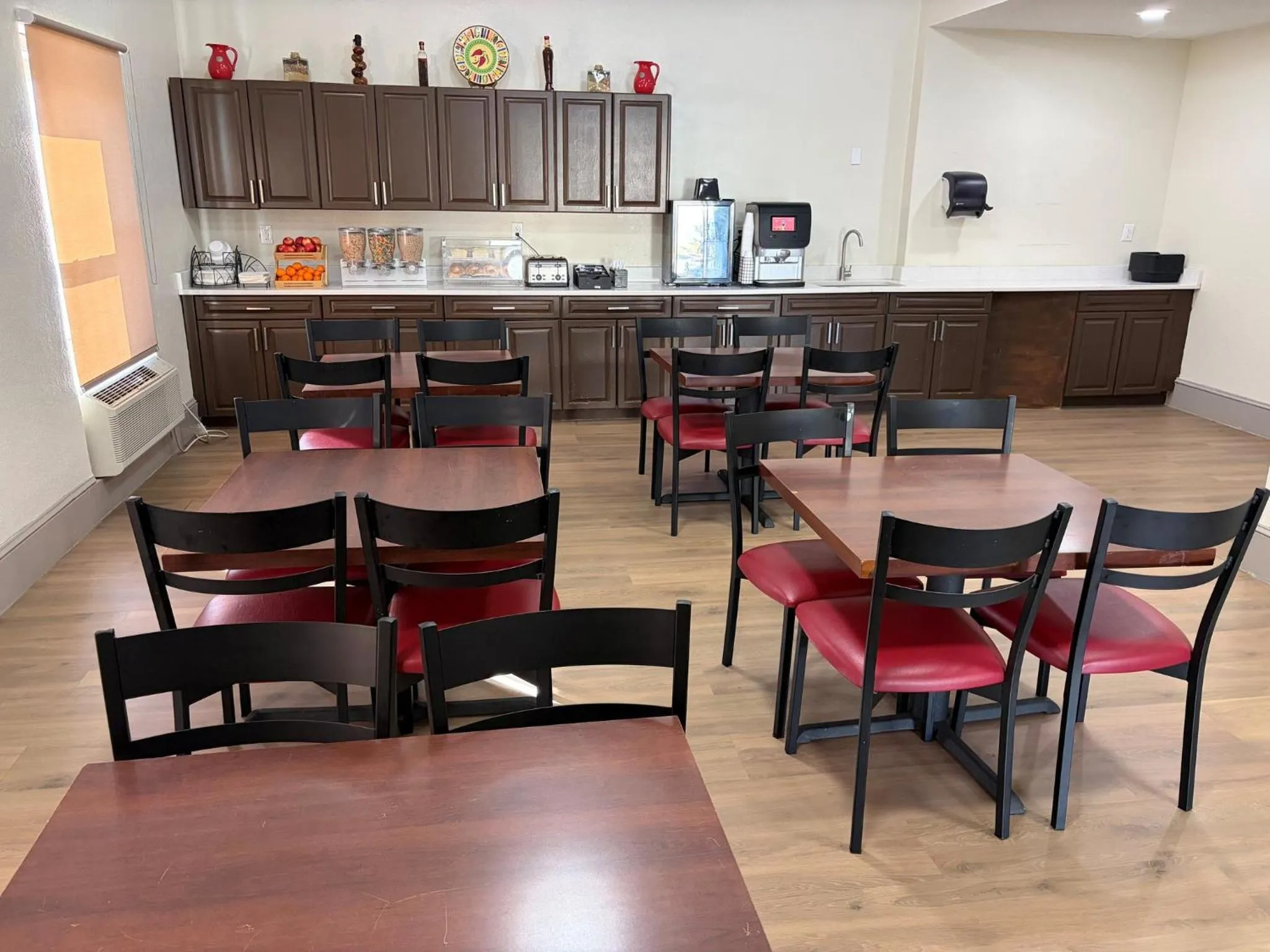 Breakfast in HomeTowne Studios by Red Roof Richmond, VA - W Broad St