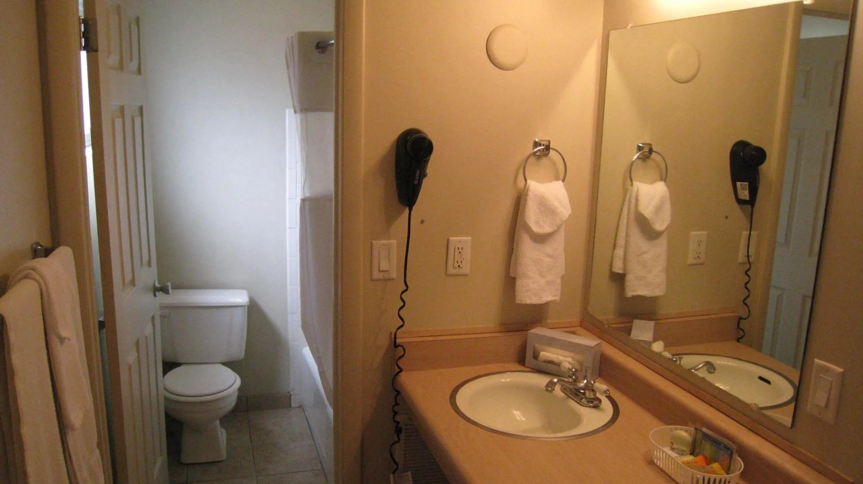 Bathroom in Heber Inn