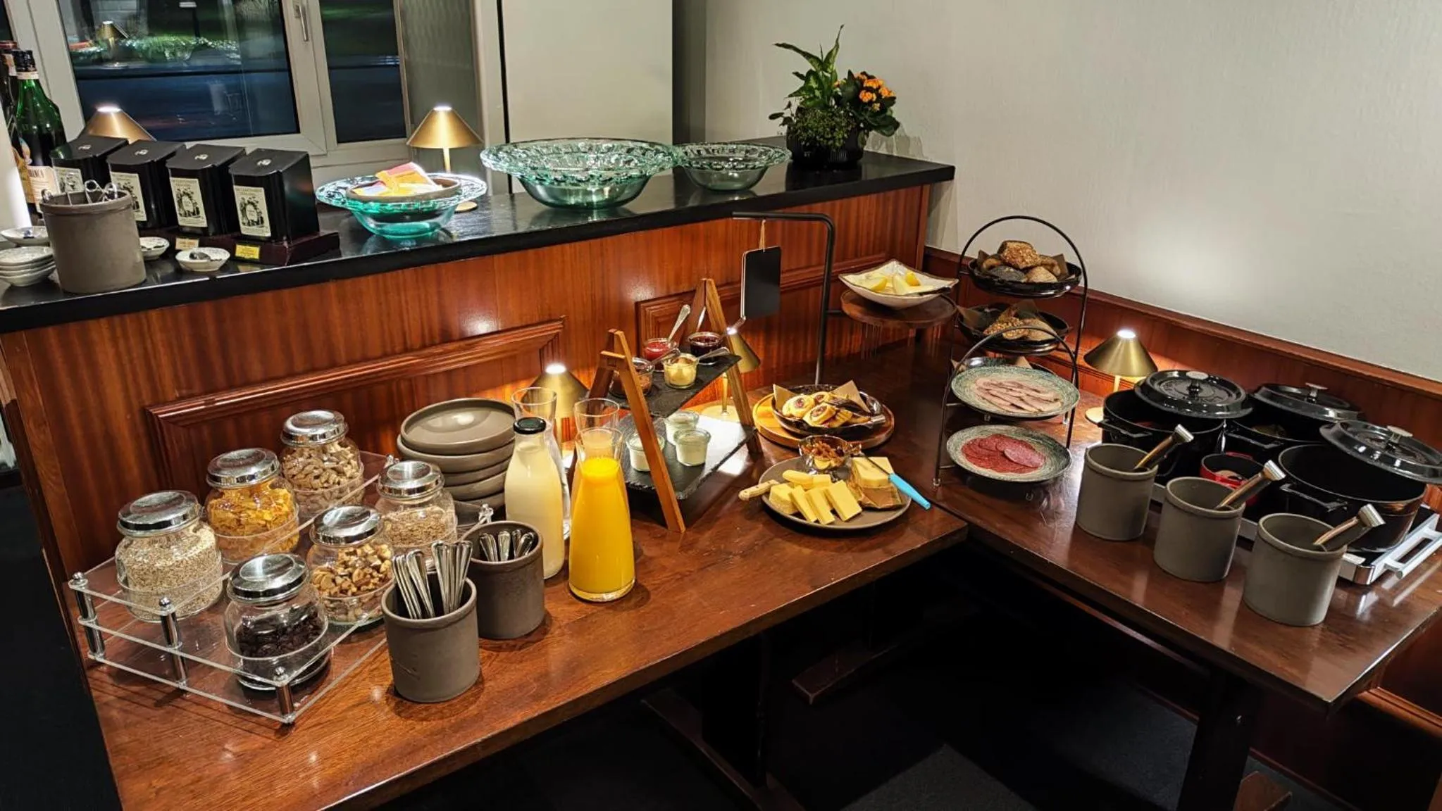 Breakfast in Banegaardshotellet