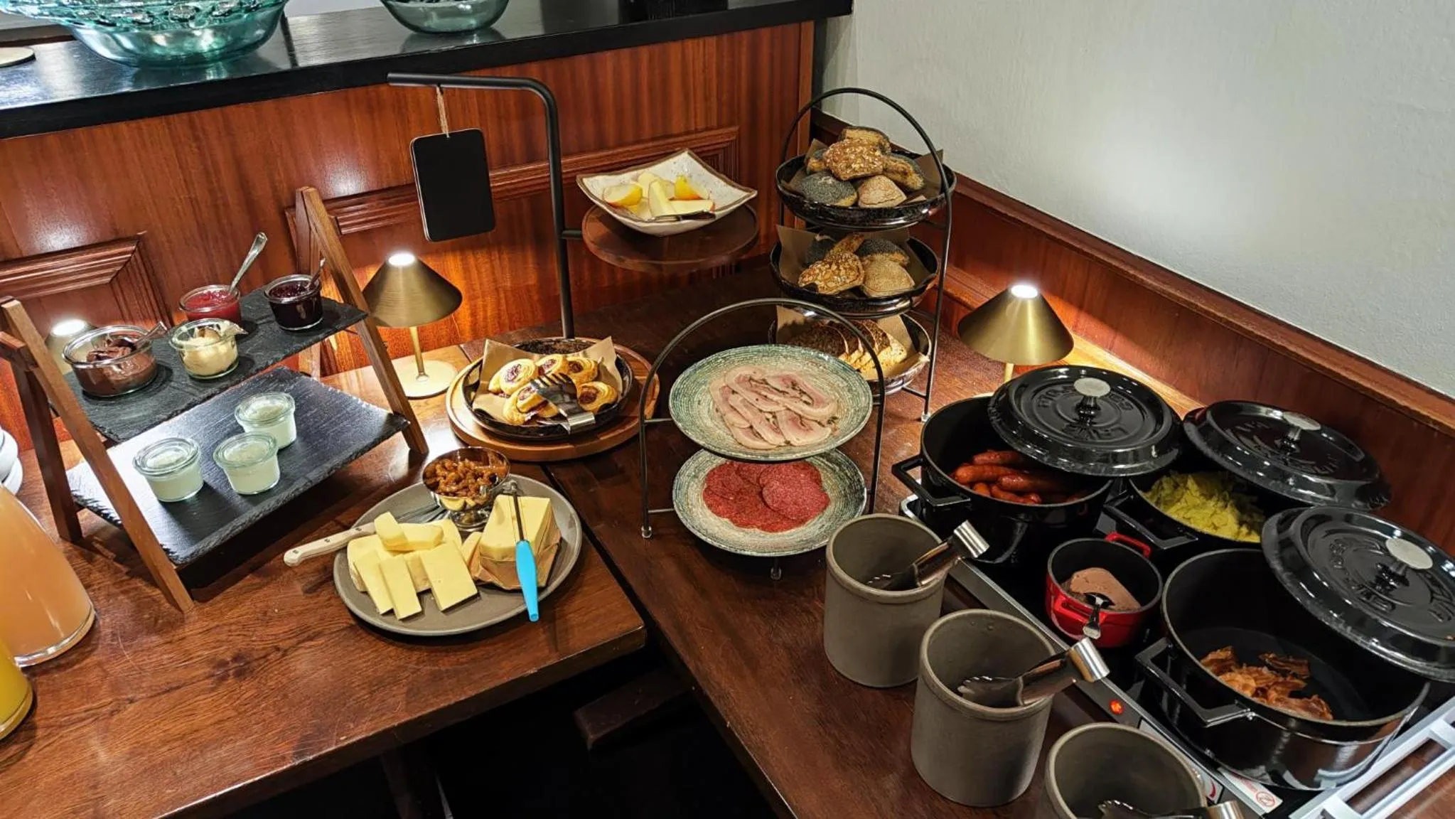 Breakfast in Banegaardshotellet