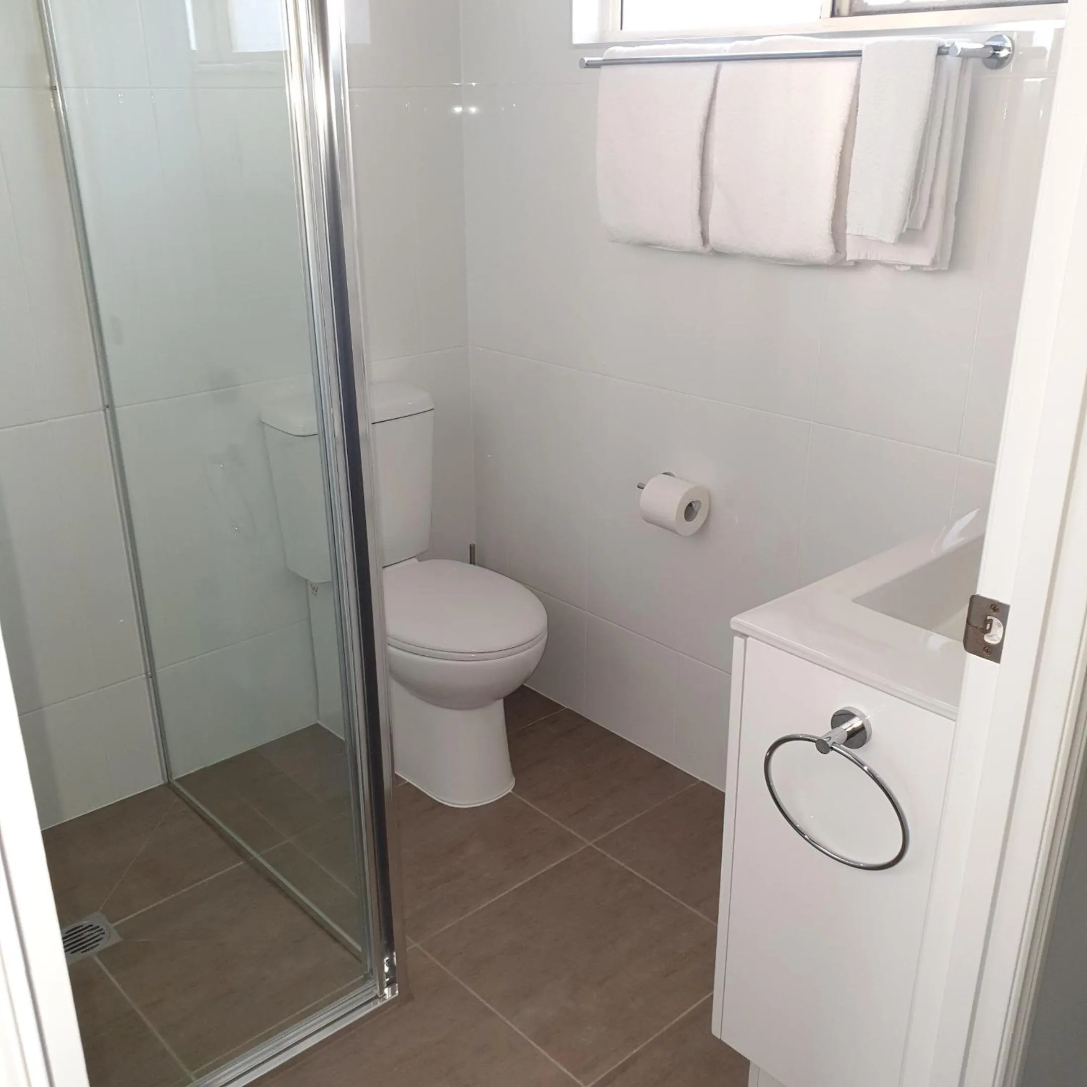 Shower in Raintree Motel Biloela