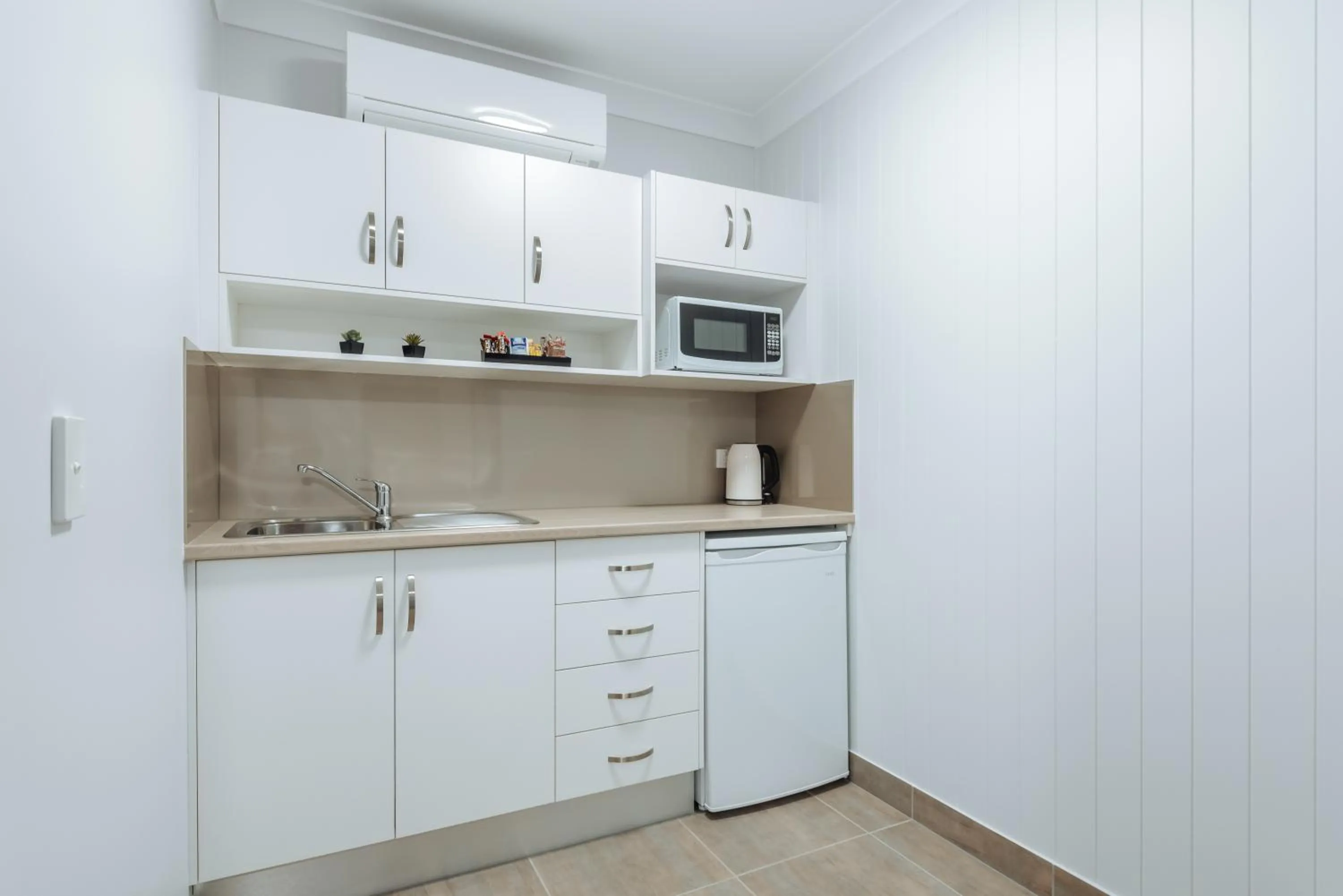 Coffee/tea facilities in Raintree Motel Biloela