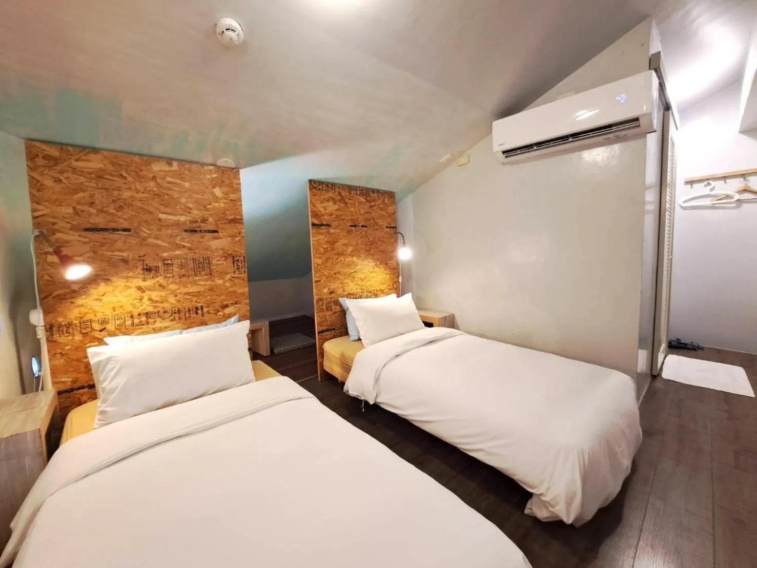 Bedroom, Bed in 墾丁橘月Orange Moon Inn