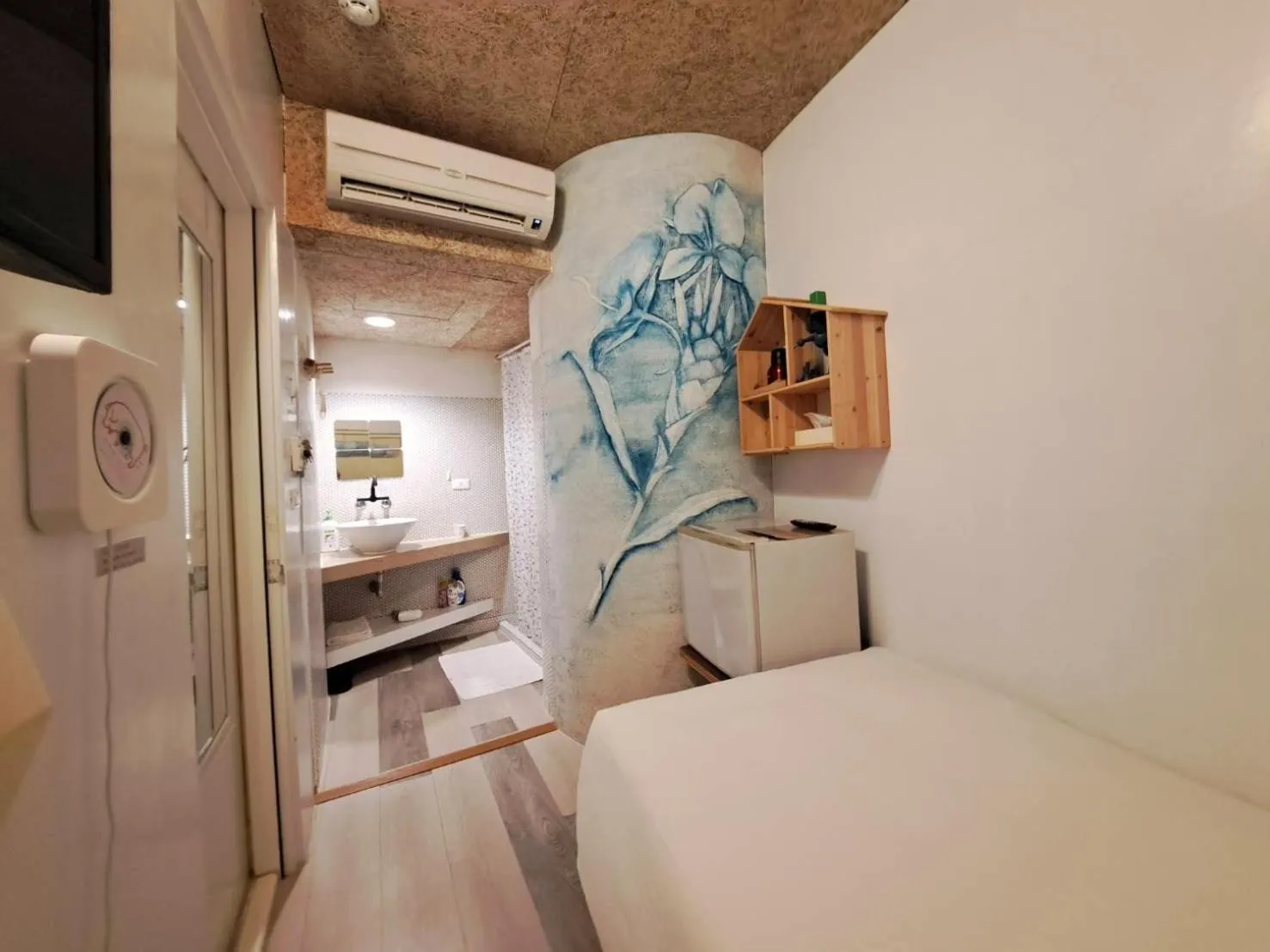 Bedroom, Bed in 墾丁橘月Orange Moon Inn