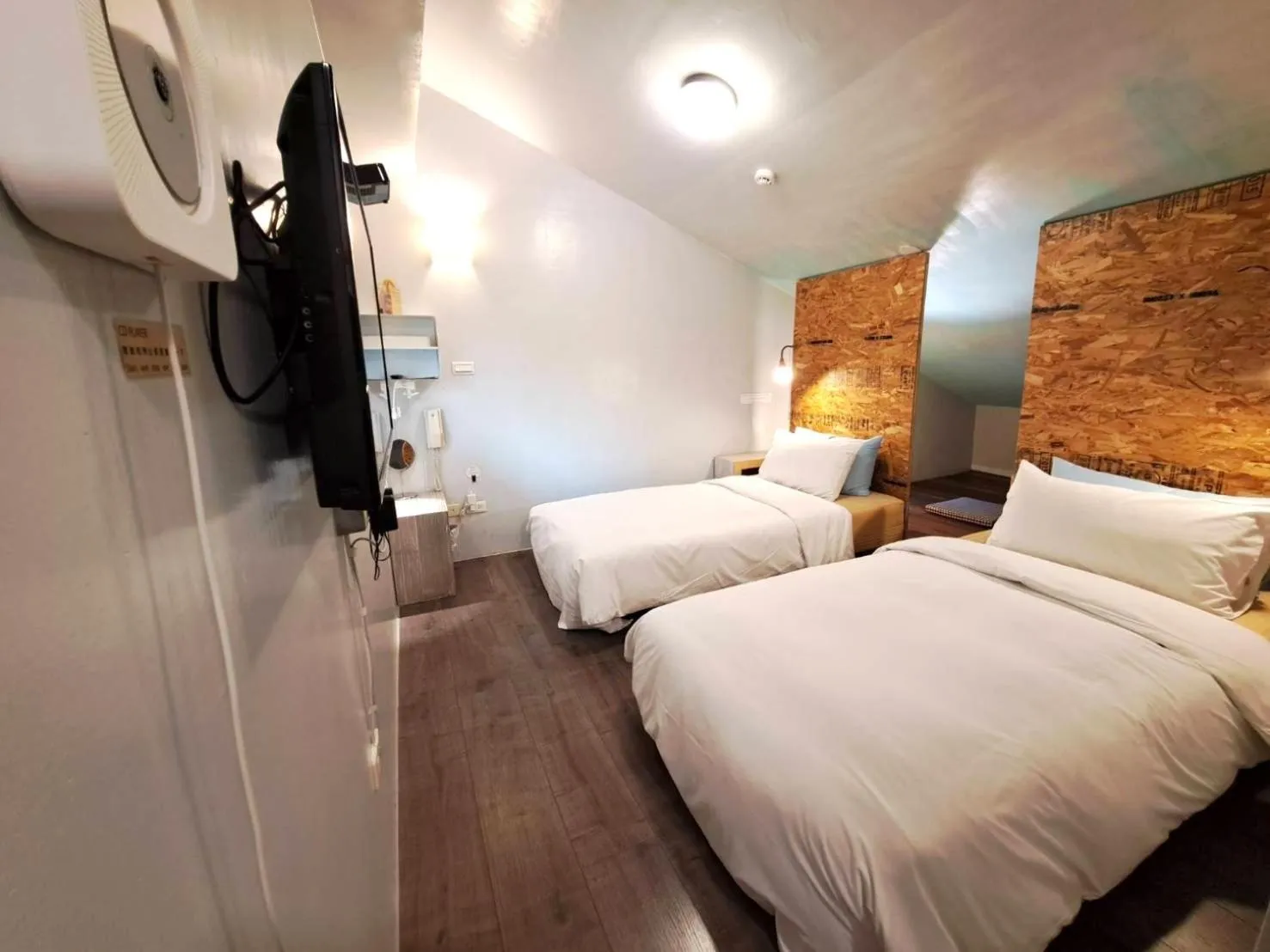 Bedroom, Bed in 墾丁橘月Orange Moon Inn