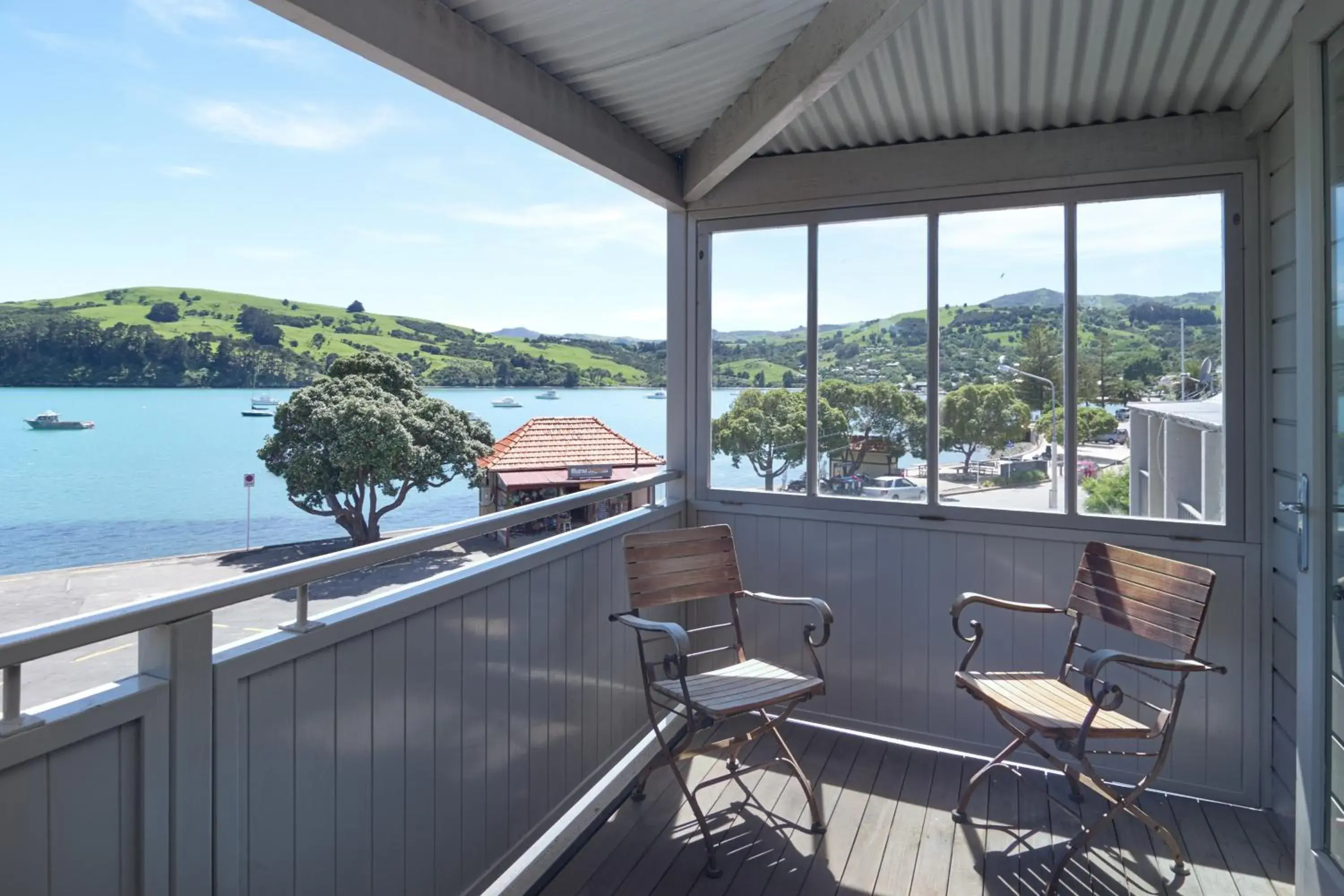 Penthouse Apartment - Adult Only in Akaroa Village Inn Penthouse Apartment - Adult Only in Akaroa Village Inn