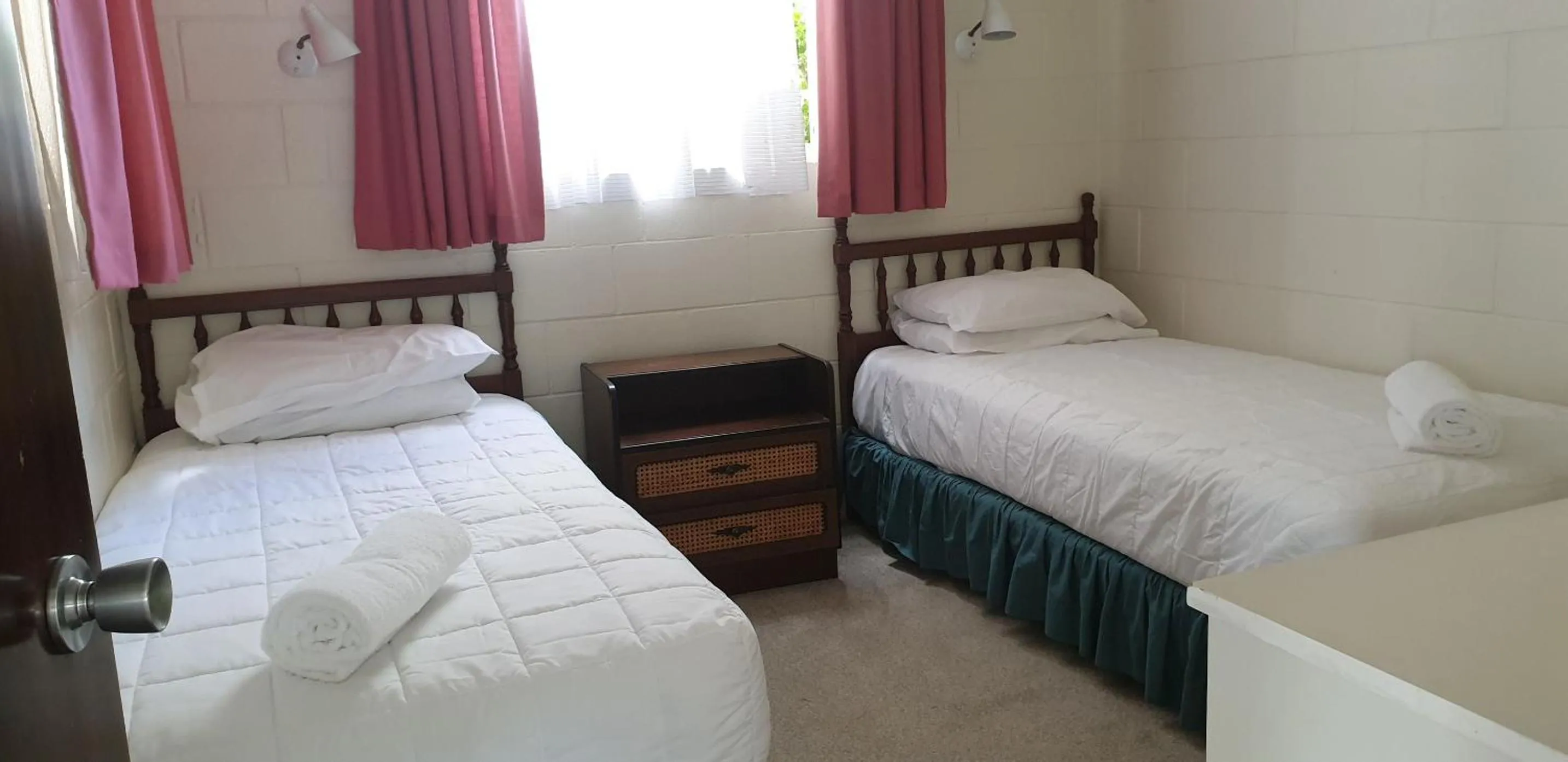 Bedroom, Bed in Akaroa Village Inn