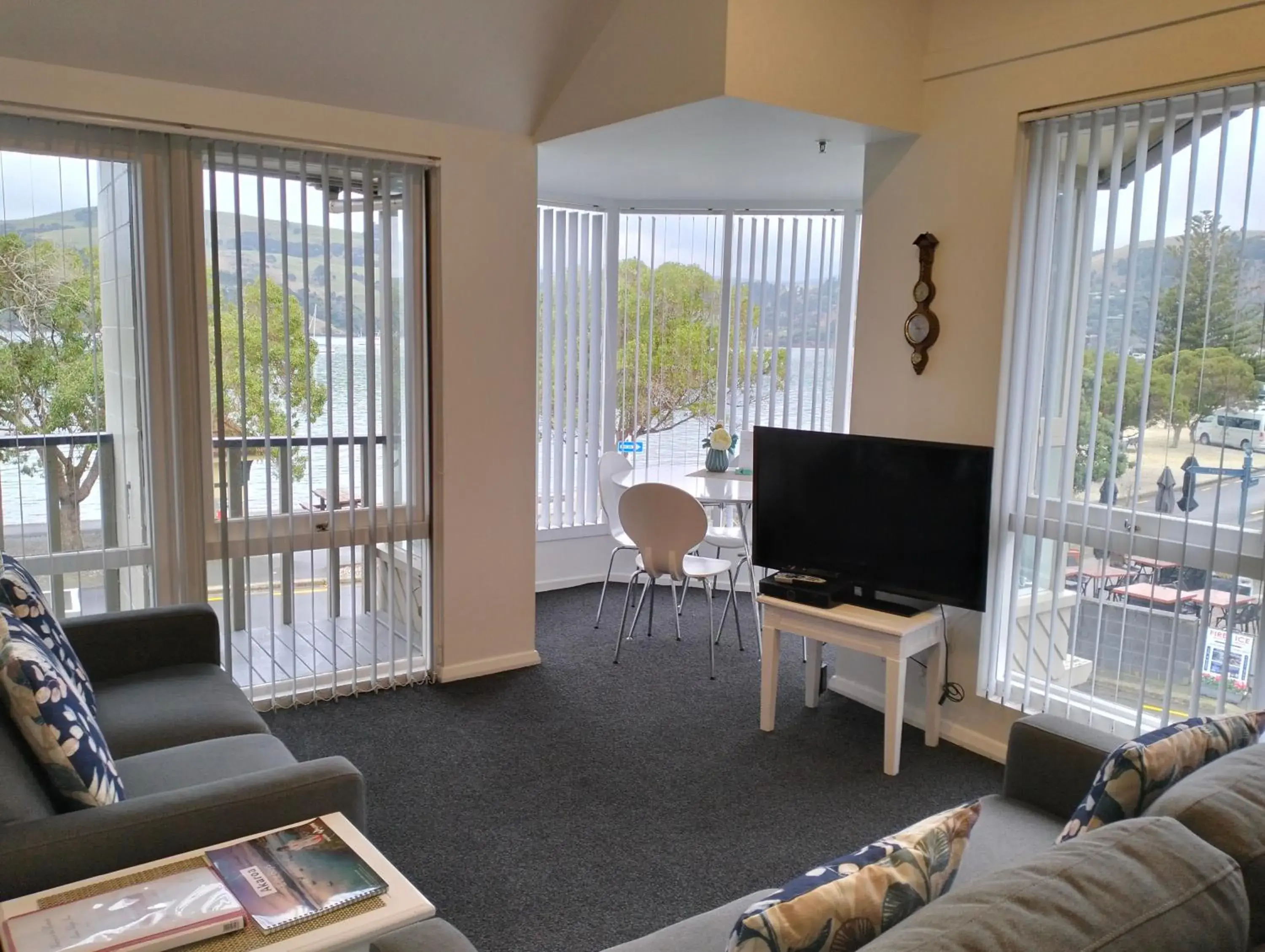 Apartment with Sea View in Akaroa Village Inn Apartment with Sea View in Akaroa Village Inn