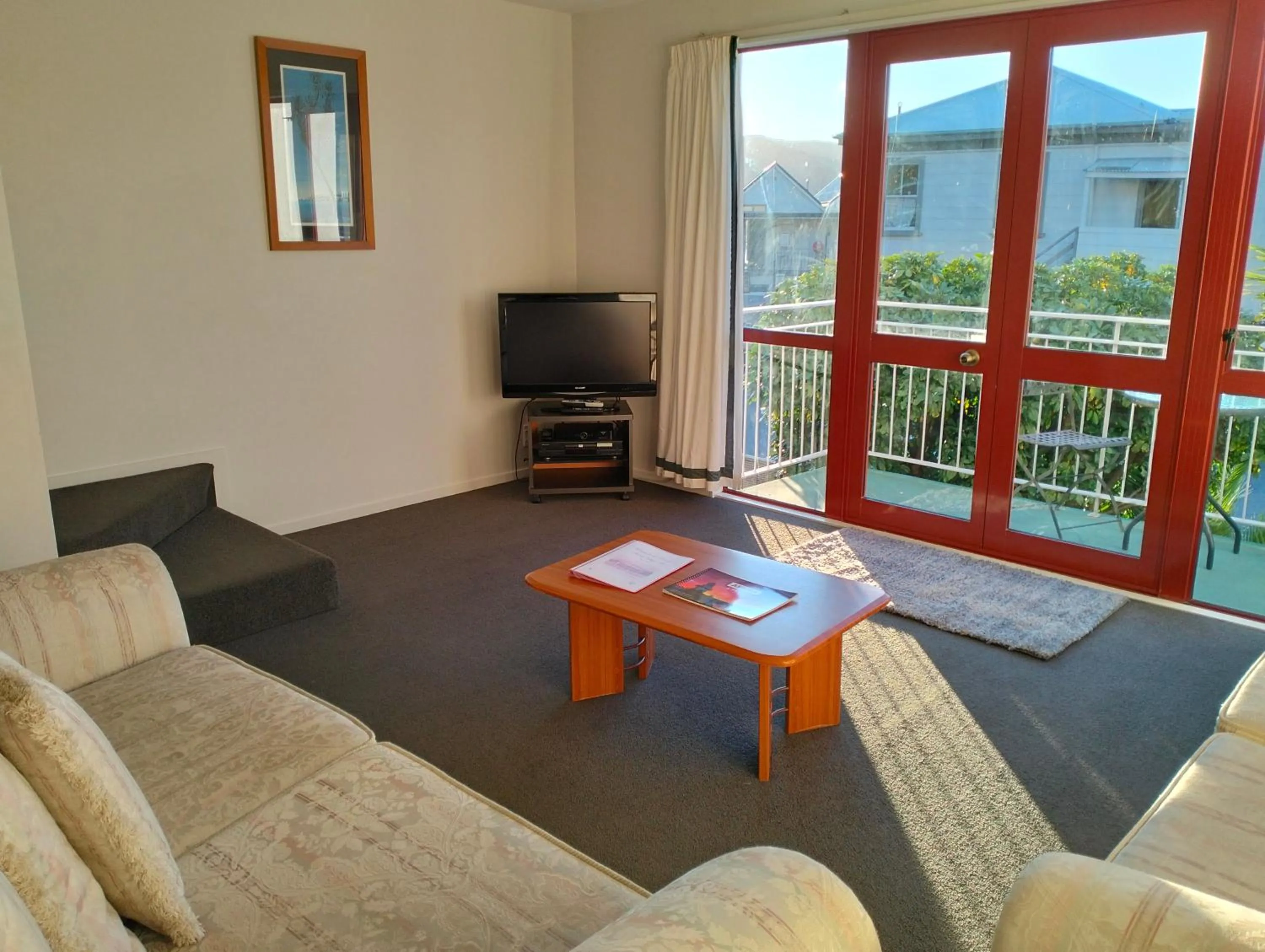 Living room in Akaroa Village Inn