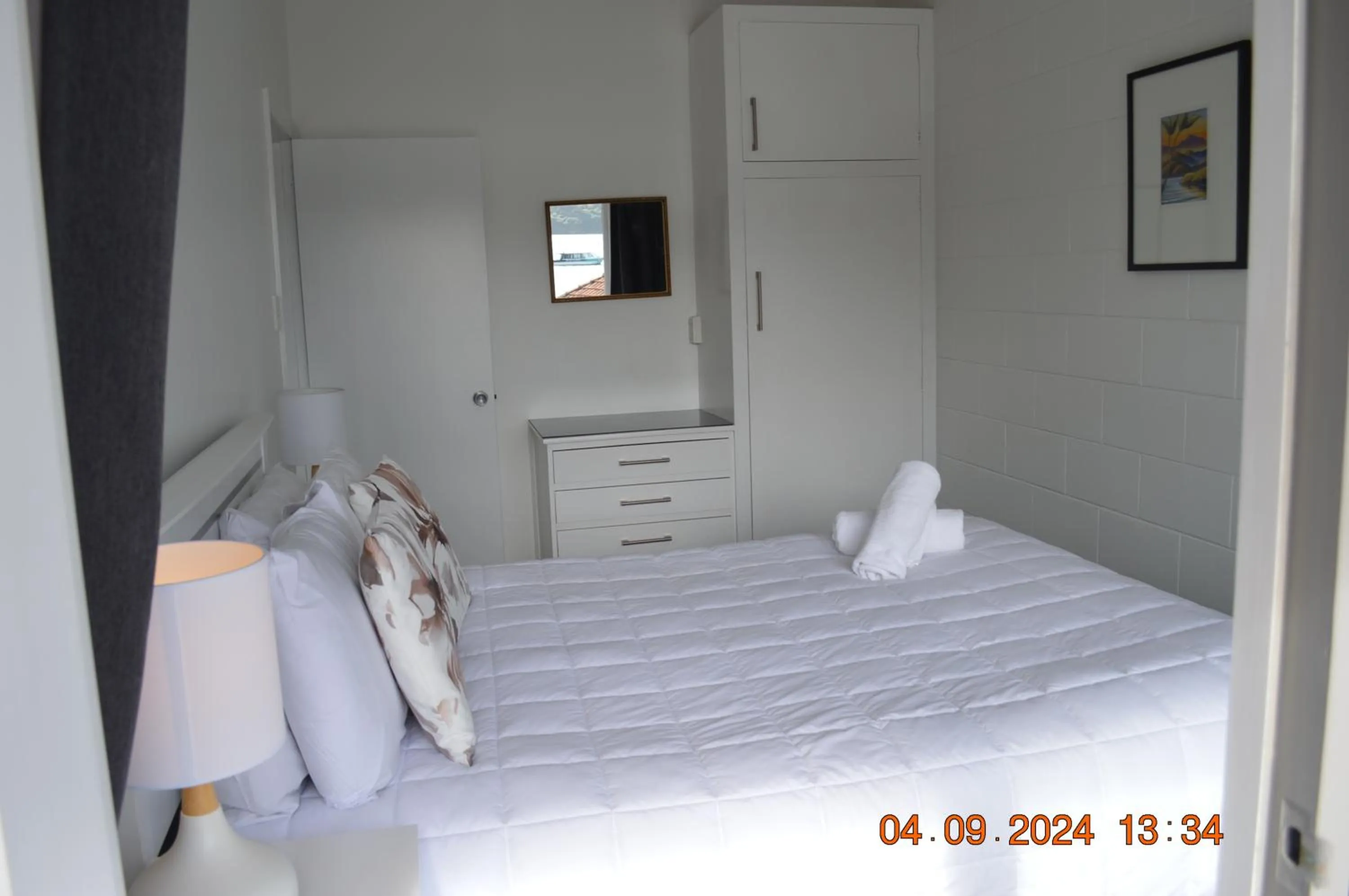 Bed in Akaroa Village Inn