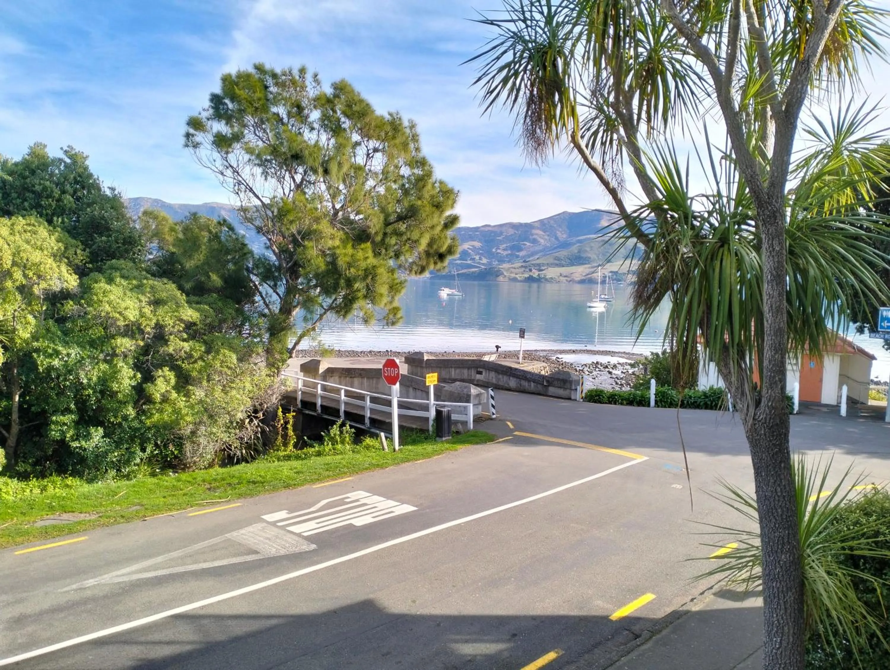 Street view in Akaroa Village Inn