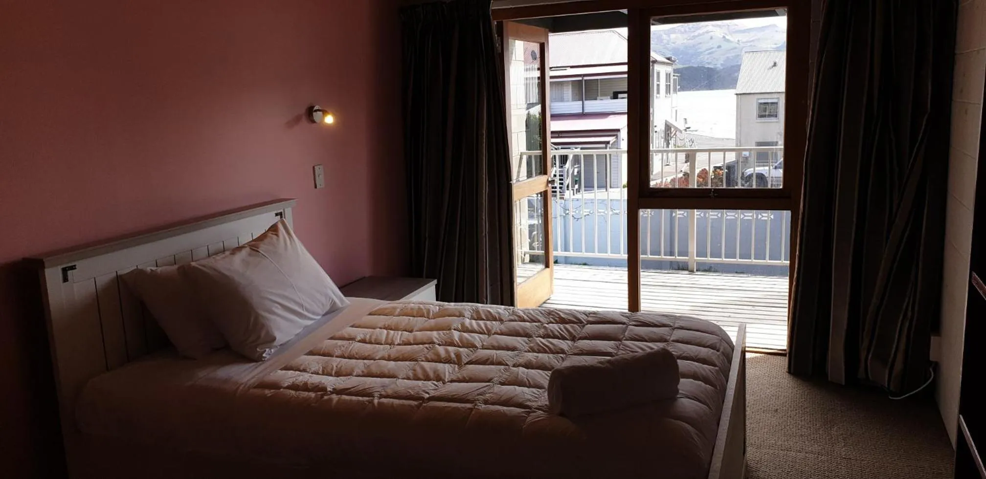 Bed in Akaroa Village Inn