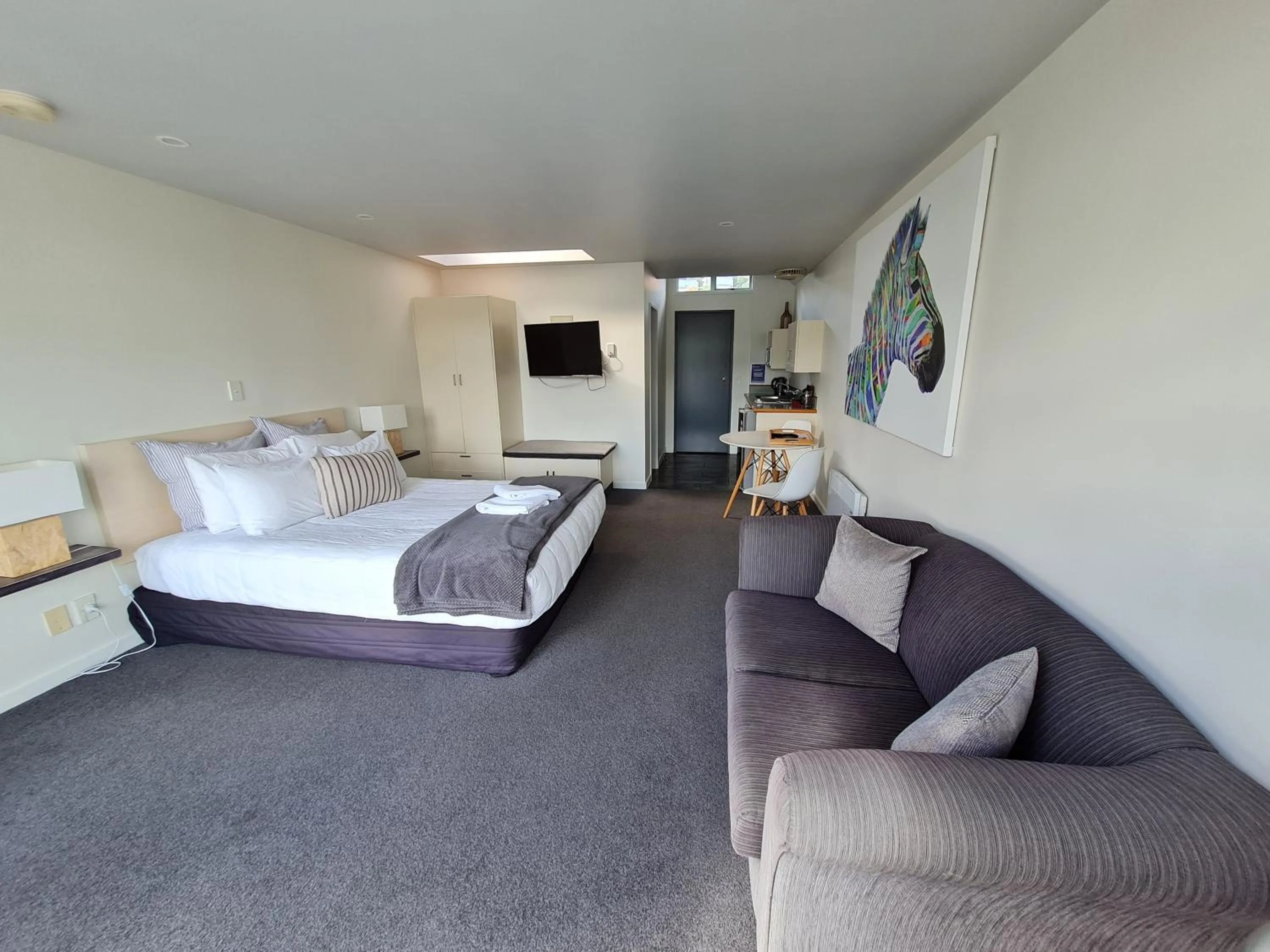 Bed in Akaroa Village Inn