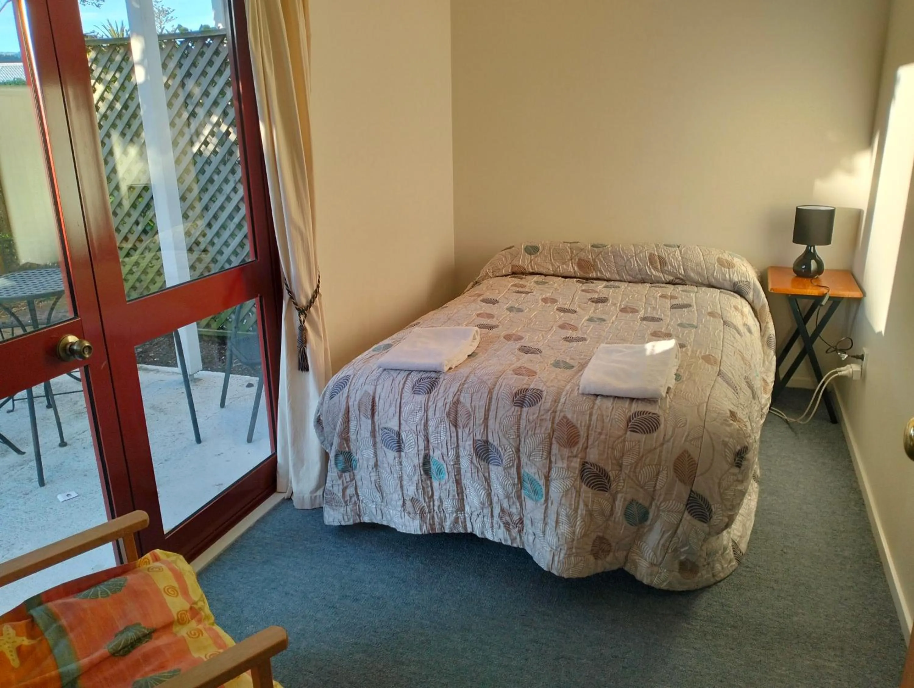 Bedroom, Bed in Akaroa Village Inn