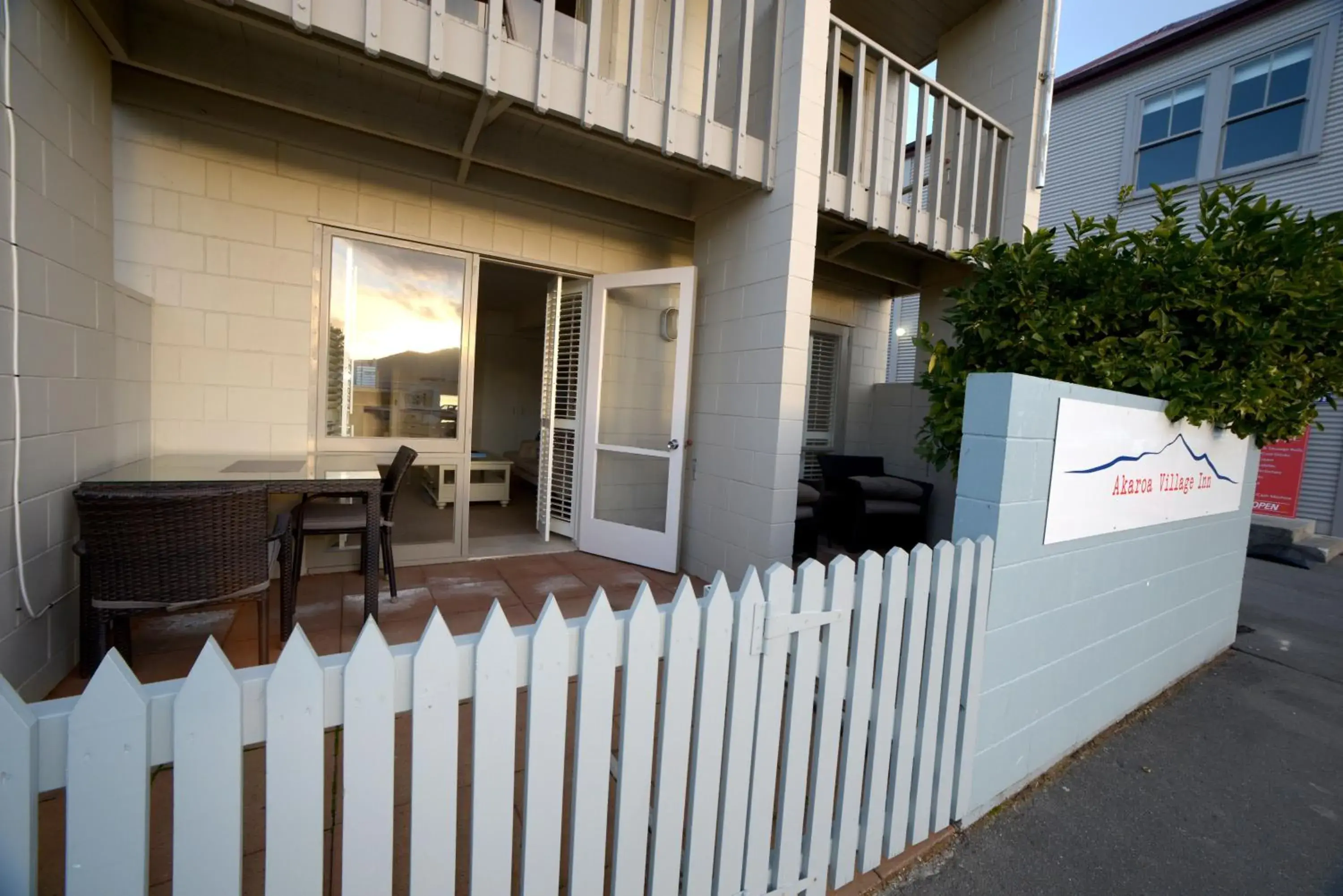 Queen Room with Spa Bath in Akaroa Village Inn Queen Room with Spa Bath in Akaroa Village Inn