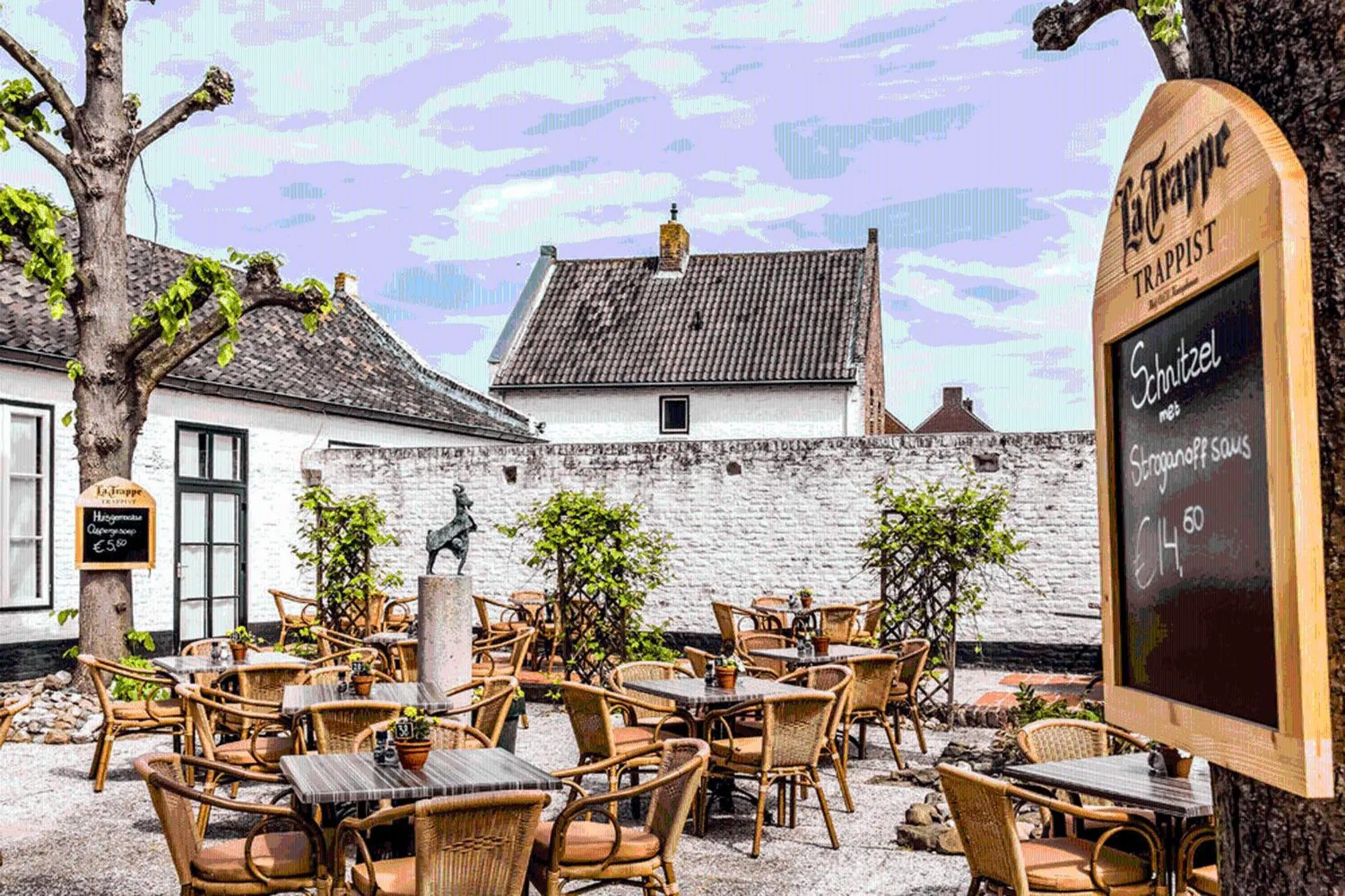 Food and drinks in Fletcher Hotel La Ville Blanche