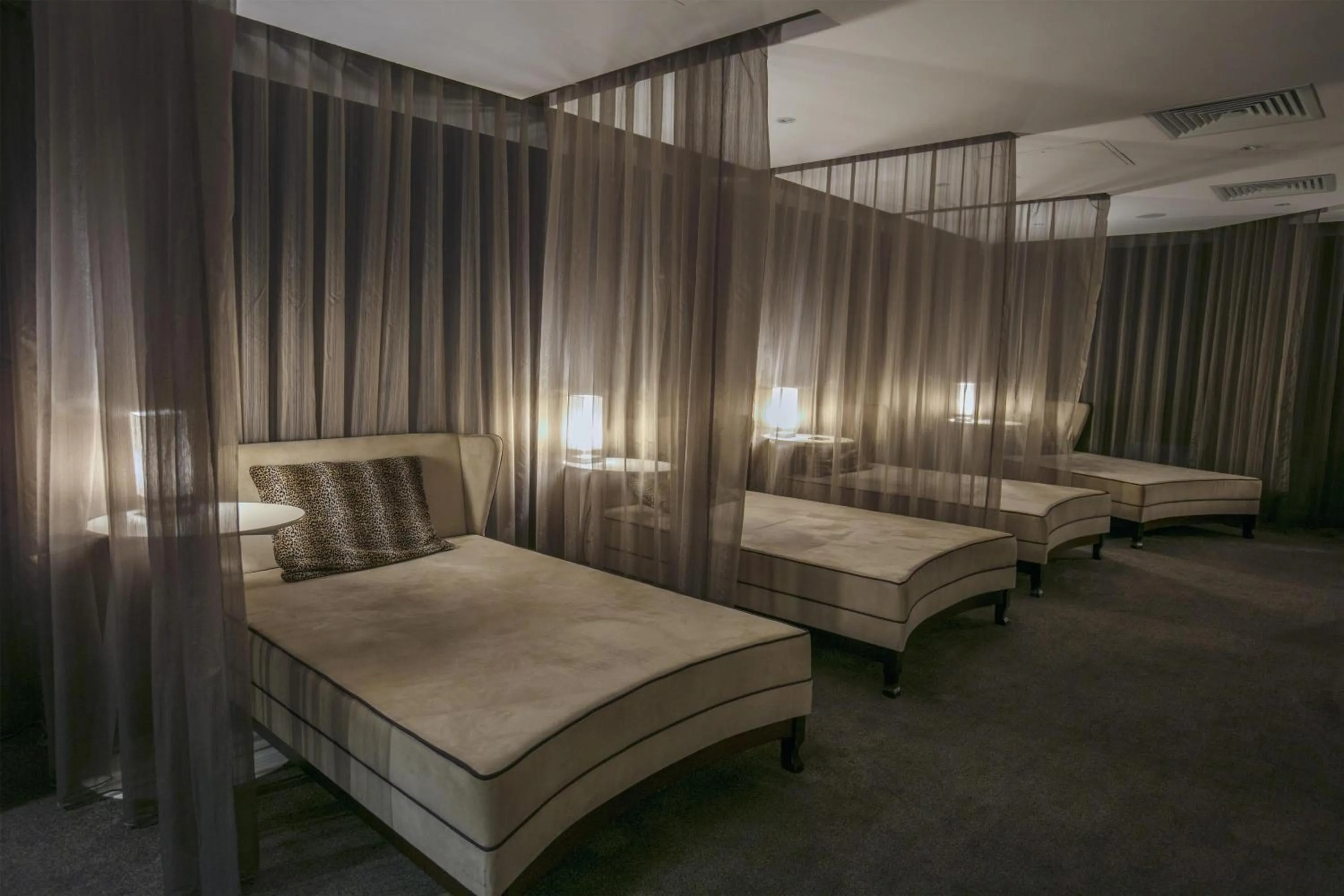 Spa and wellness centre/facilities, Bed in Best Western Premier Suites Hotel & Spa Liverpool-Knowsley